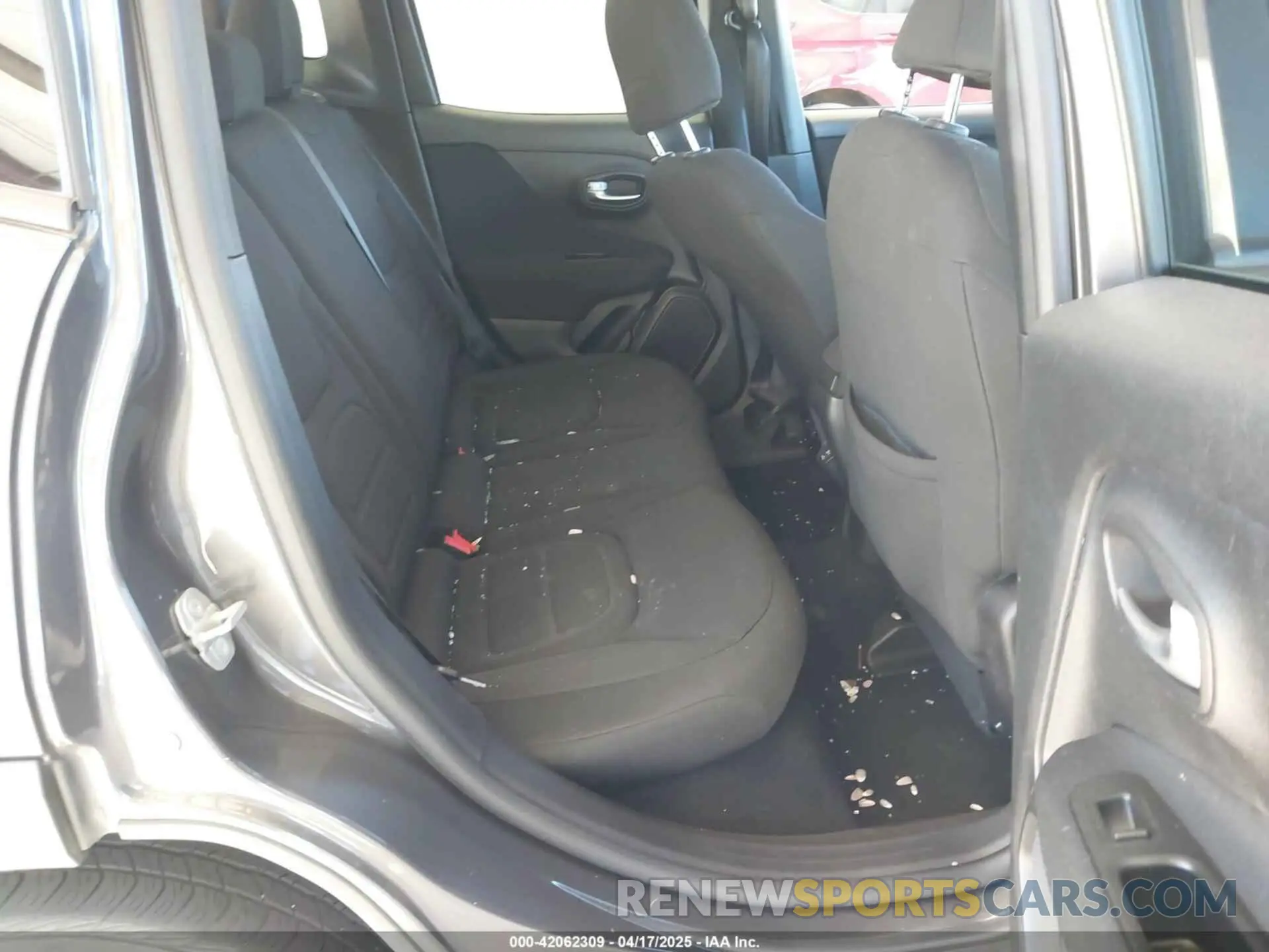 8 Photograph of a damaged car ZACNJDBB4MPN14004 JEEP RENEGADE 2021