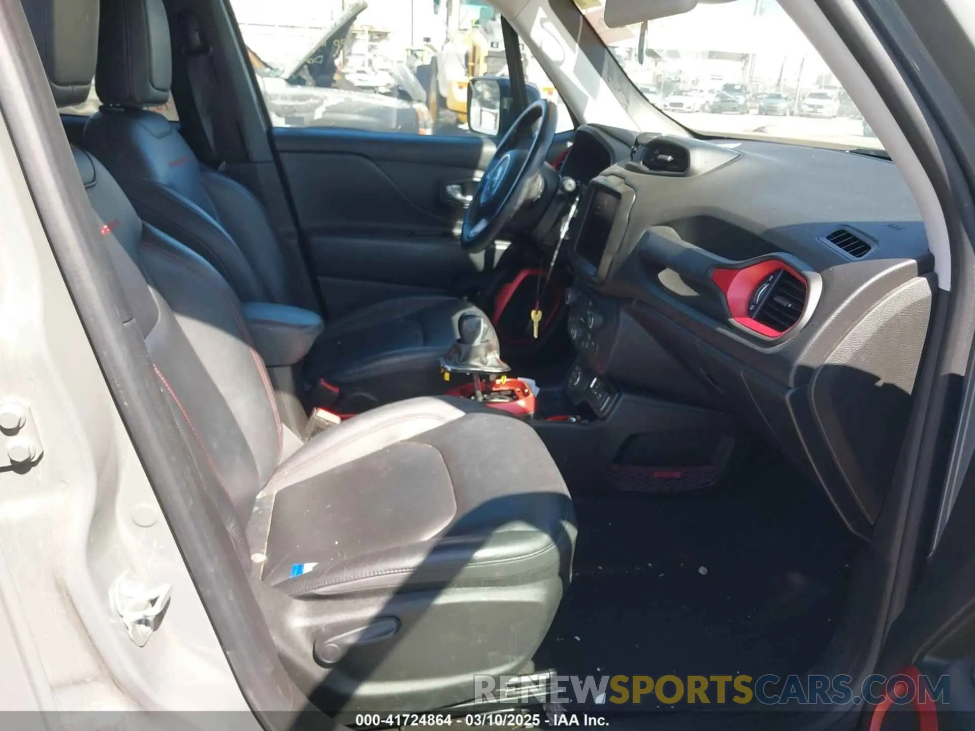 5 Photograph of a damaged car ZACNJDC11MPN25564 JEEP RENEGADE 2021