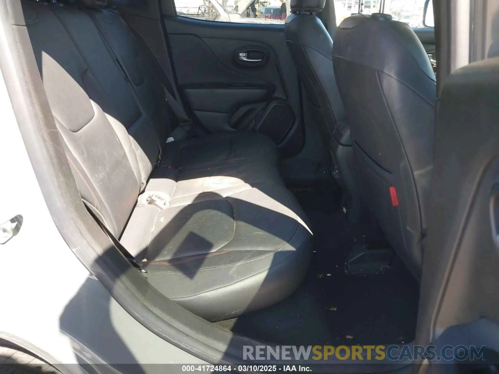 8 Photograph of a damaged car ZACNJDC11MPN25564 JEEP RENEGADE 2021