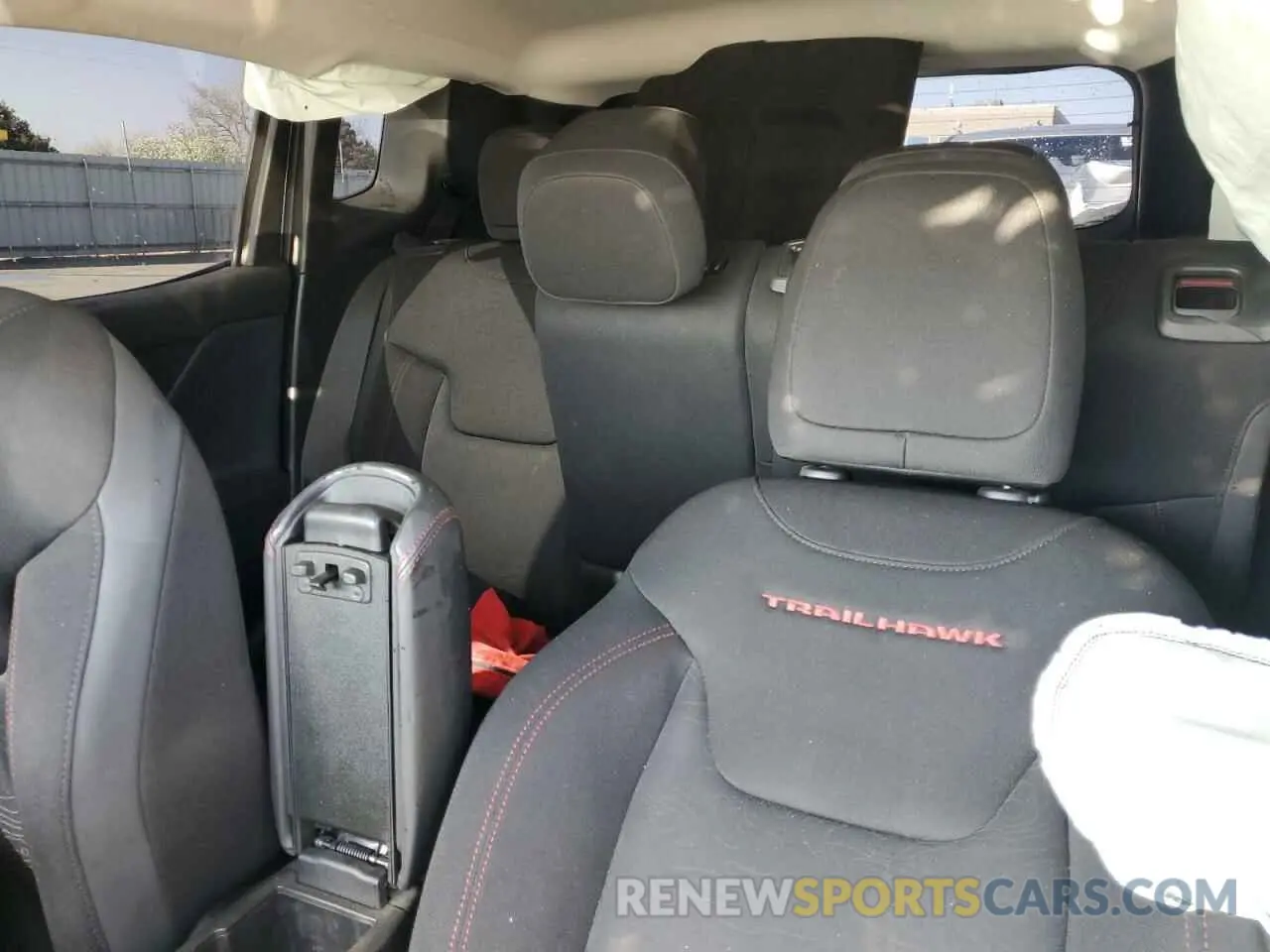 10 Photograph of a damaged car ZACNJDC12MPM31659 JEEP RENEGADE 2021