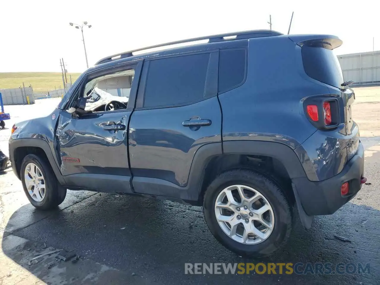 2 Photograph of a damaged car ZACNJDC12MPM31659 JEEP RENEGADE 2021