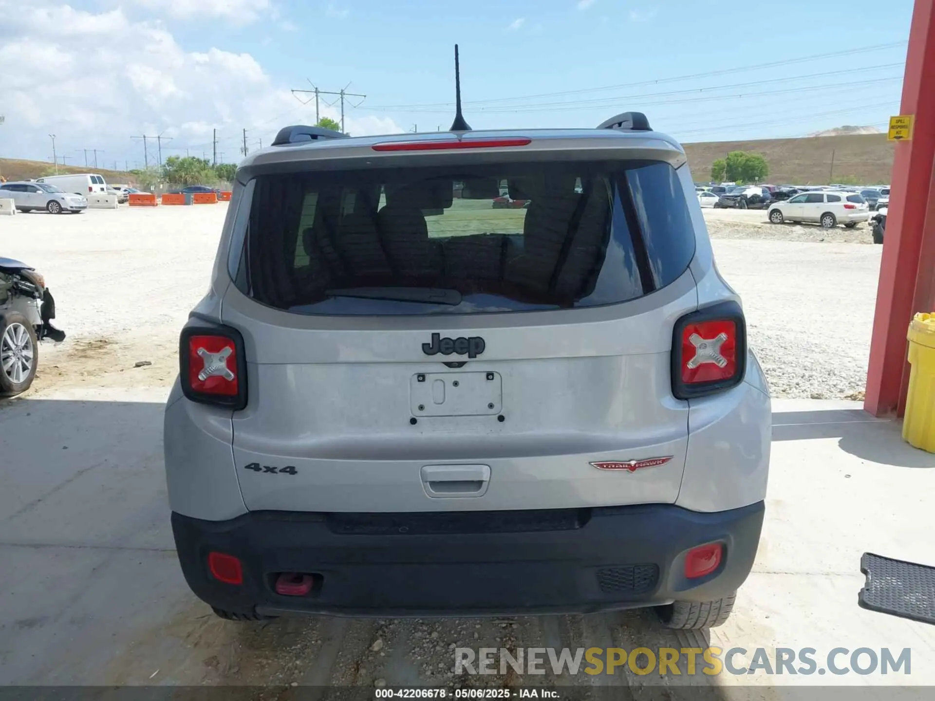 16 Photograph of a damaged car ZACNJDC17MPN27500 JEEP RENEGADE 2021