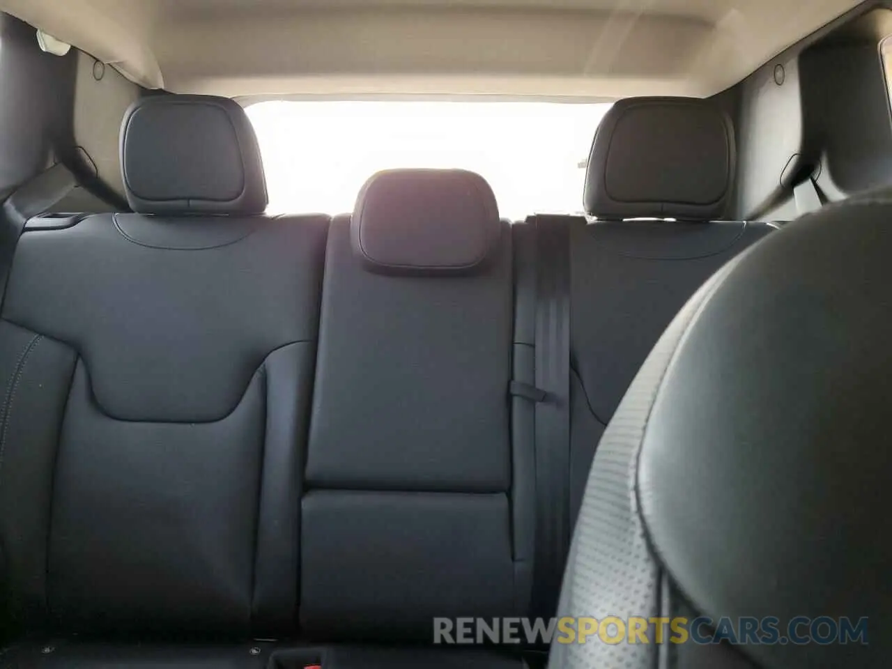 10 Photograph of a damaged car ZACNJDD18MPM47217 JEEP RENEGADE 2021