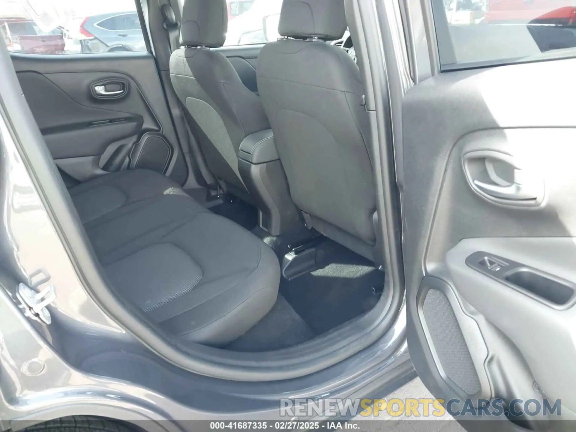 8 Фотография поврежденного автомобиля ZACNJDA13NPN99458 JEEP RENEGADE 2022