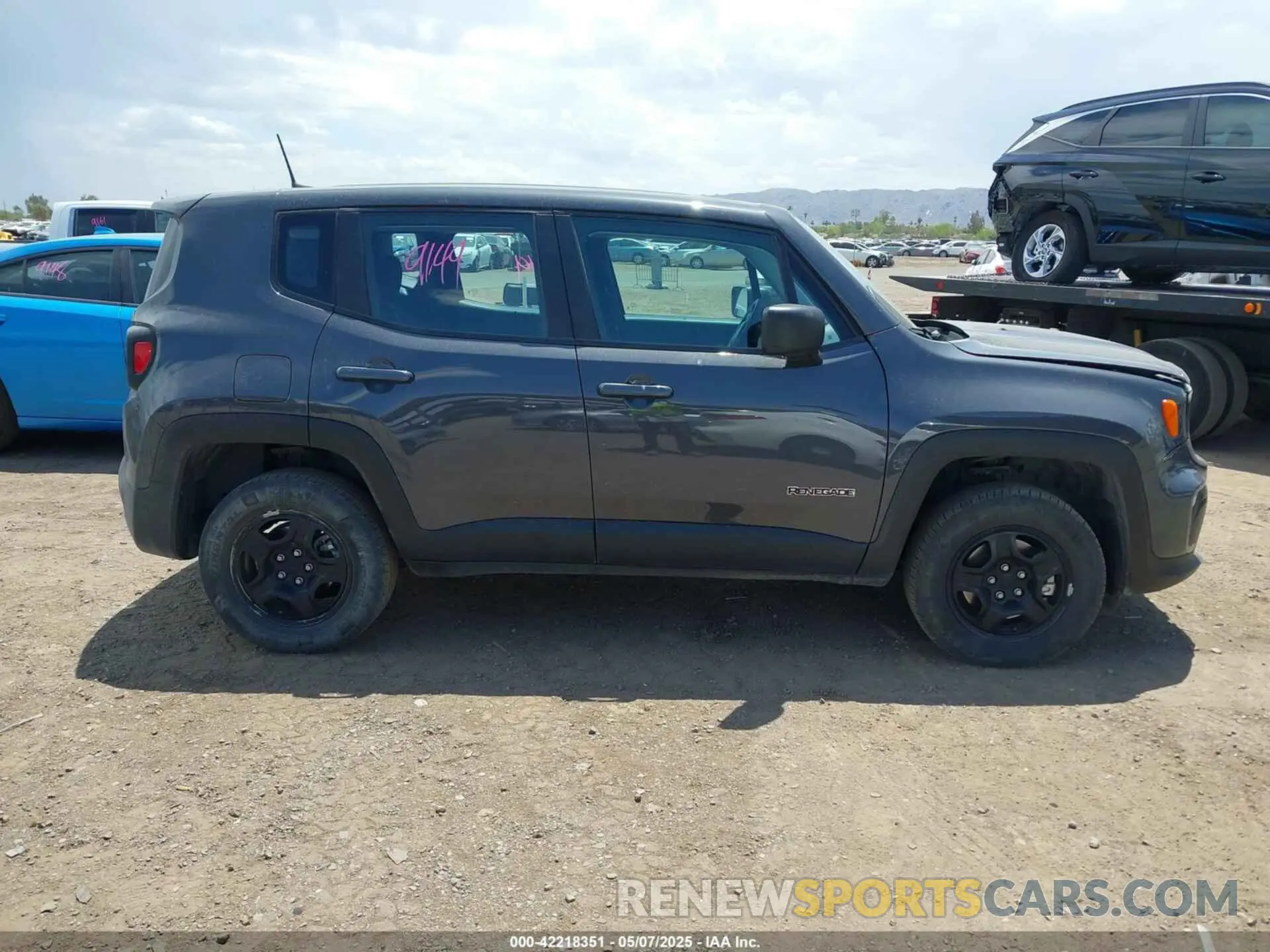 13 Фотография поврежденного автомобиля ZACNJDA15NPP00581 JEEP RENEGADE 2022