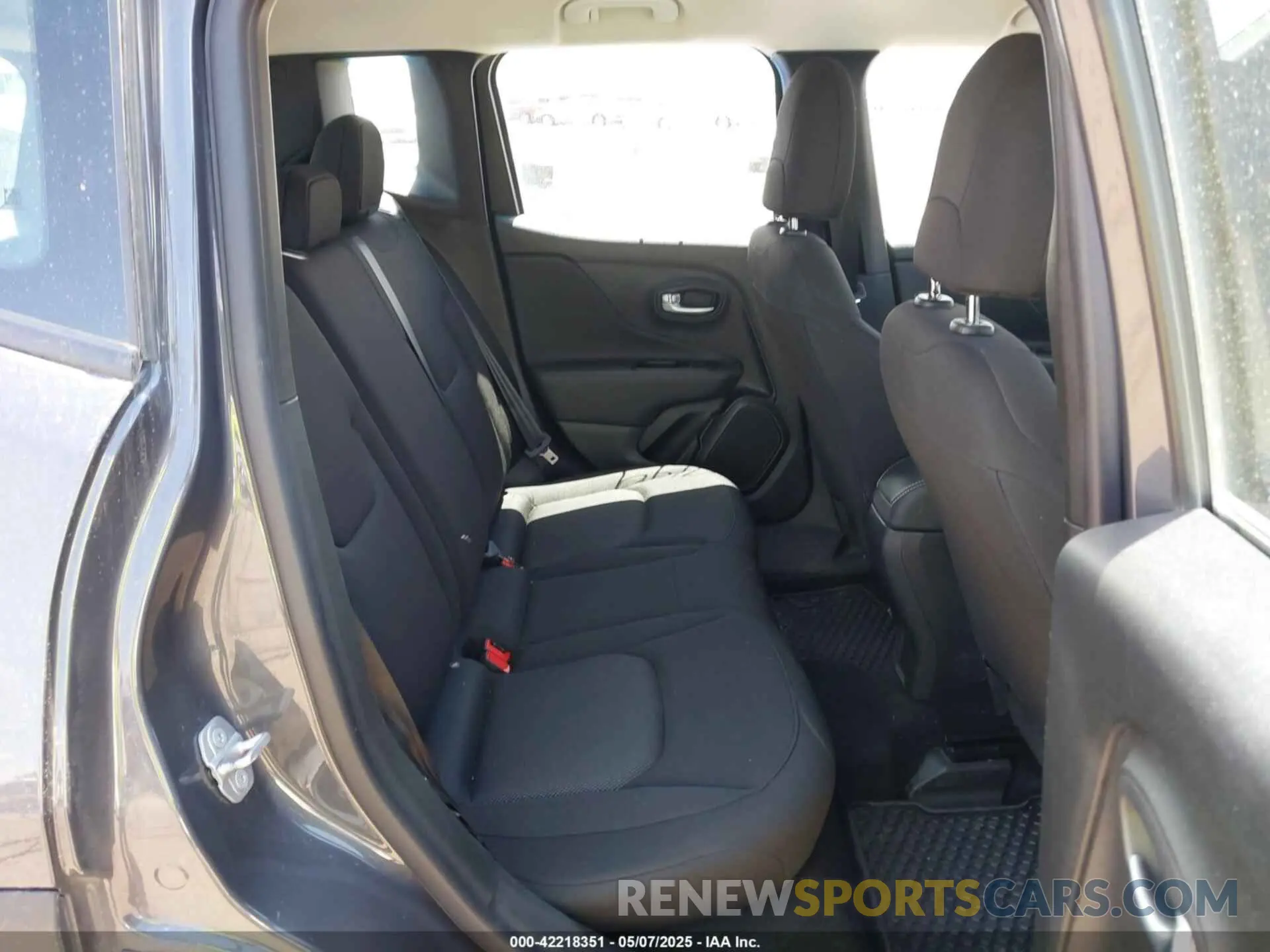 8 Фотография поврежденного автомобиля ZACNJDA15NPP00581 JEEP RENEGADE 2022