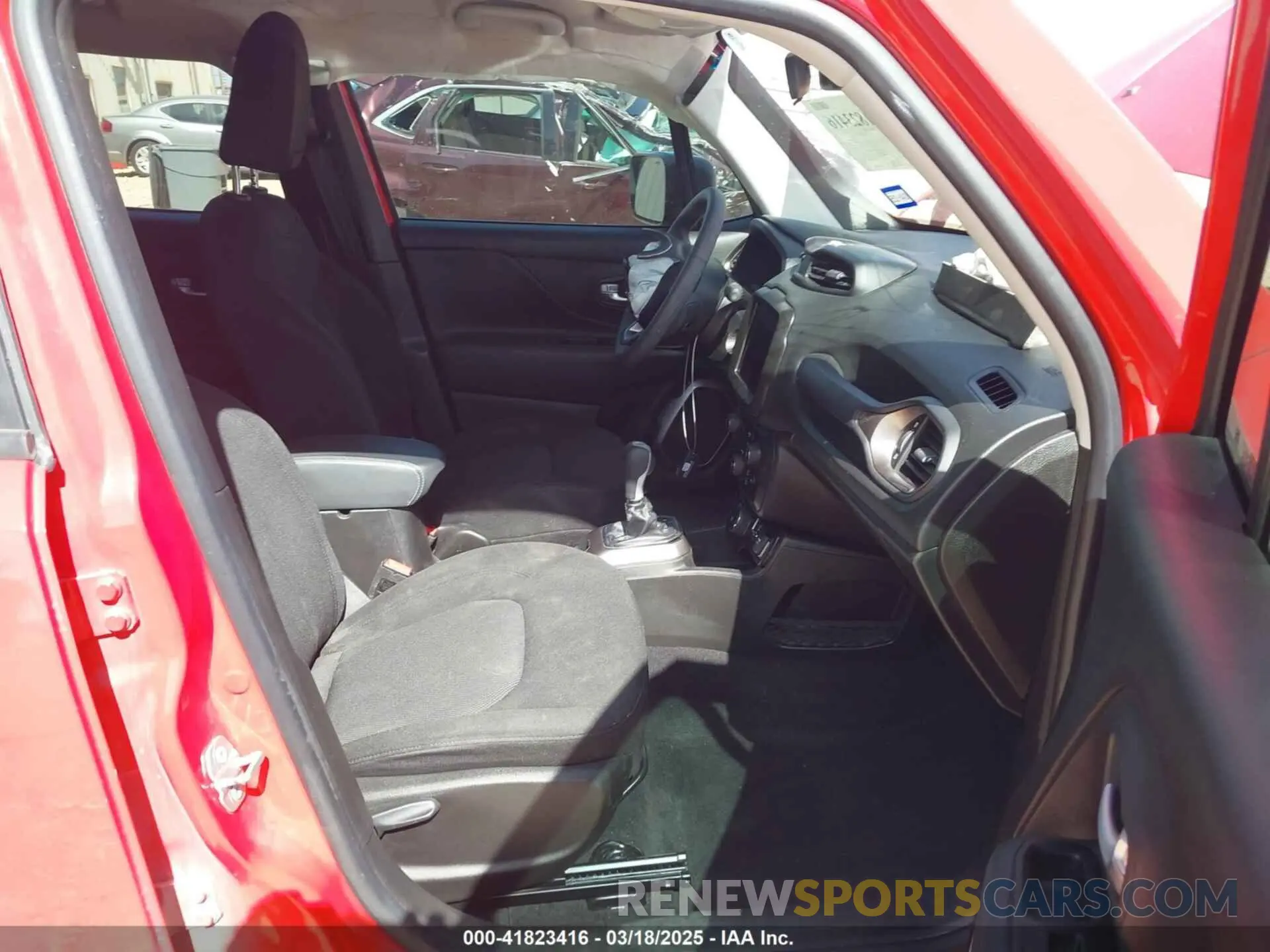 5 Photograph of a damaged car ZACNJDA19NPN47543 JEEP RENEGADE 2022