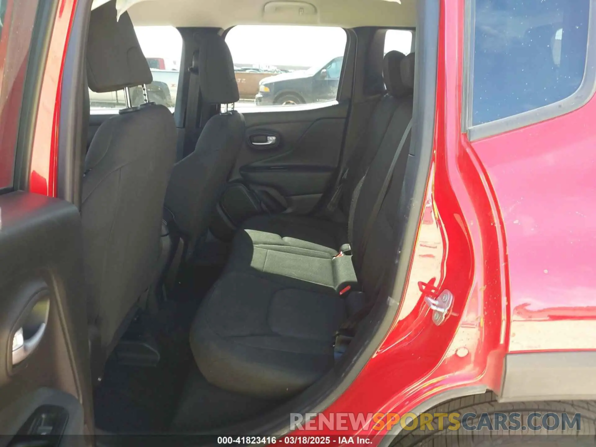8 Photograph of a damaged car ZACNJDA19NPN47543 JEEP RENEGADE 2022