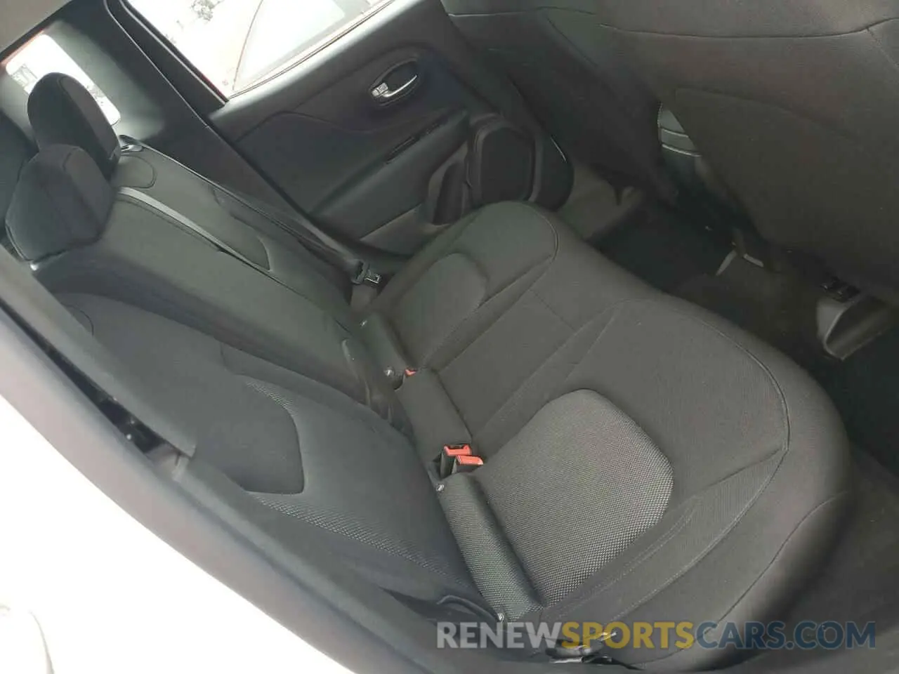 11 Photograph of a damaged car ZACNJDA1XNPN52105 JEEP RENEGADE 2022