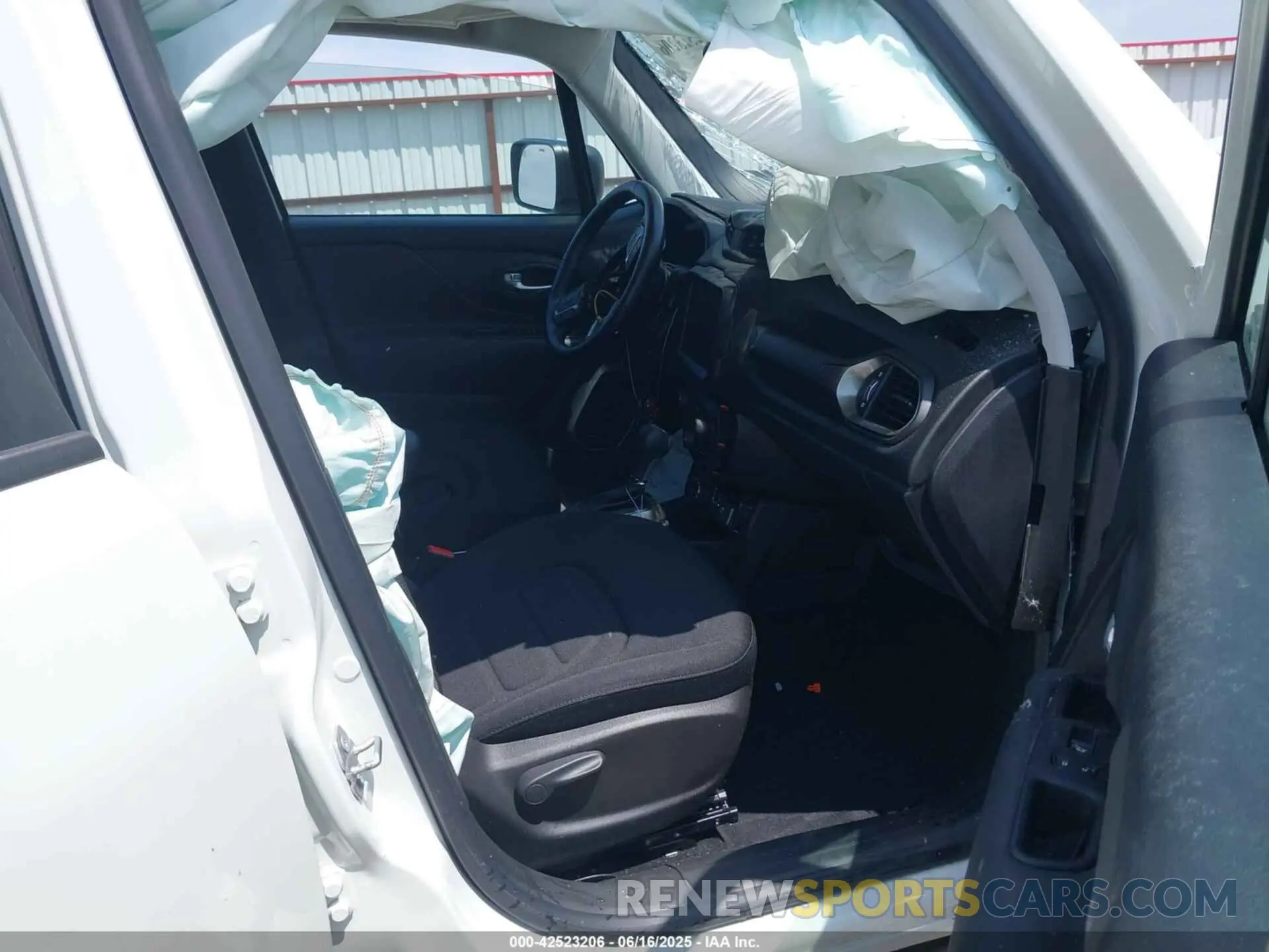 5 Photograph of a damaged car ZACNJDB11NPN44179 JEEP RENEGADE 2022