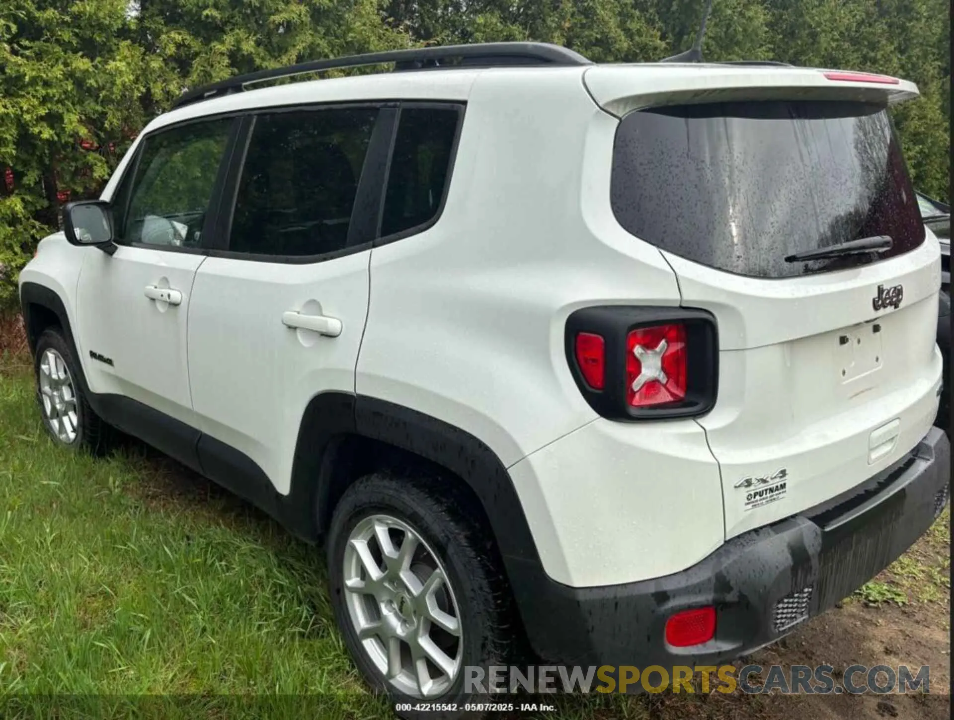 3 Photograph of a damaged car ZACNJDB16NPN47773 JEEP RENEGADE 2022