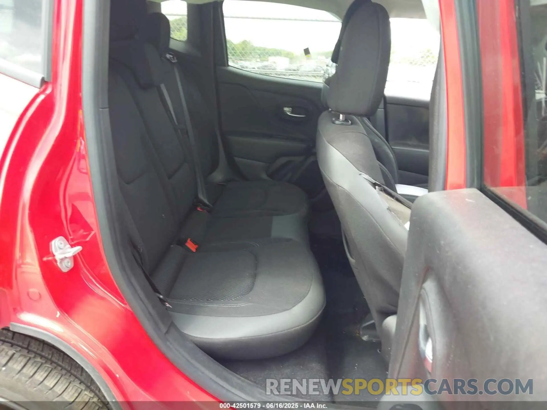 8 Photograph of a damaged car ZACNJDB16NPN82636 JEEP RENEGADE 2022