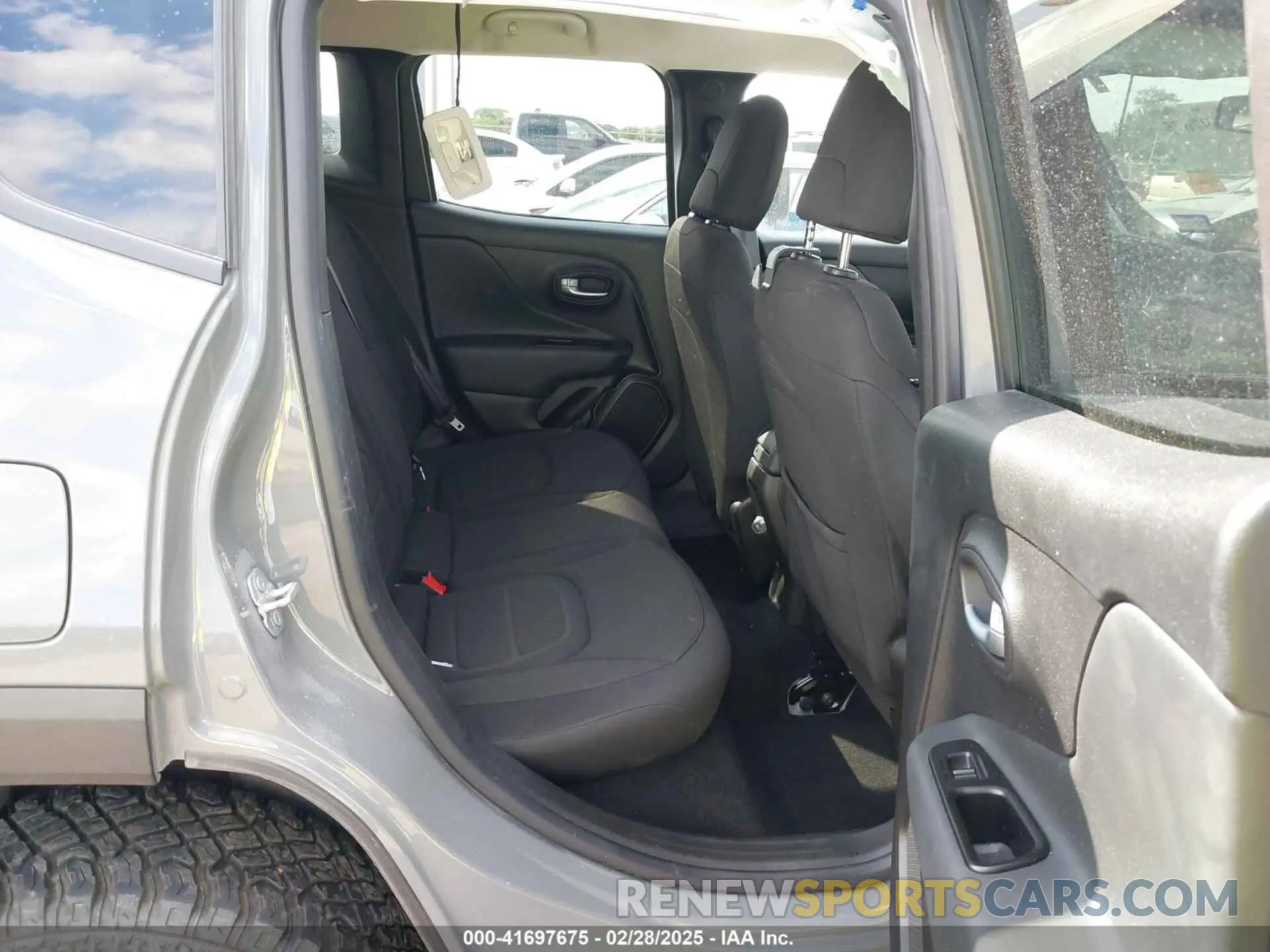 8 Фотография поврежденного автомобиля ZACNJDB17NPN48608 JEEP RENEGADE 2022