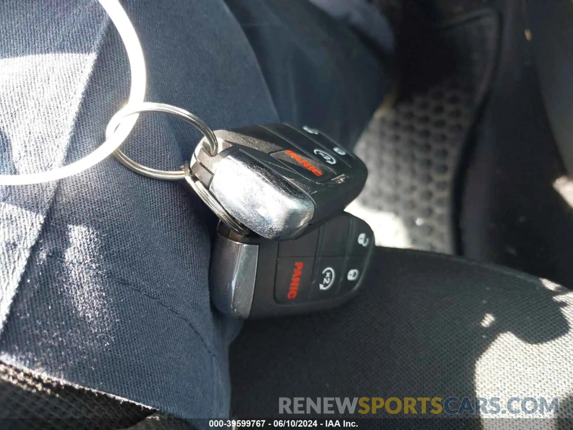 11 Photograph of a damaged car ZACNJDB17NPN61665 JEEP RENEGADE 2022