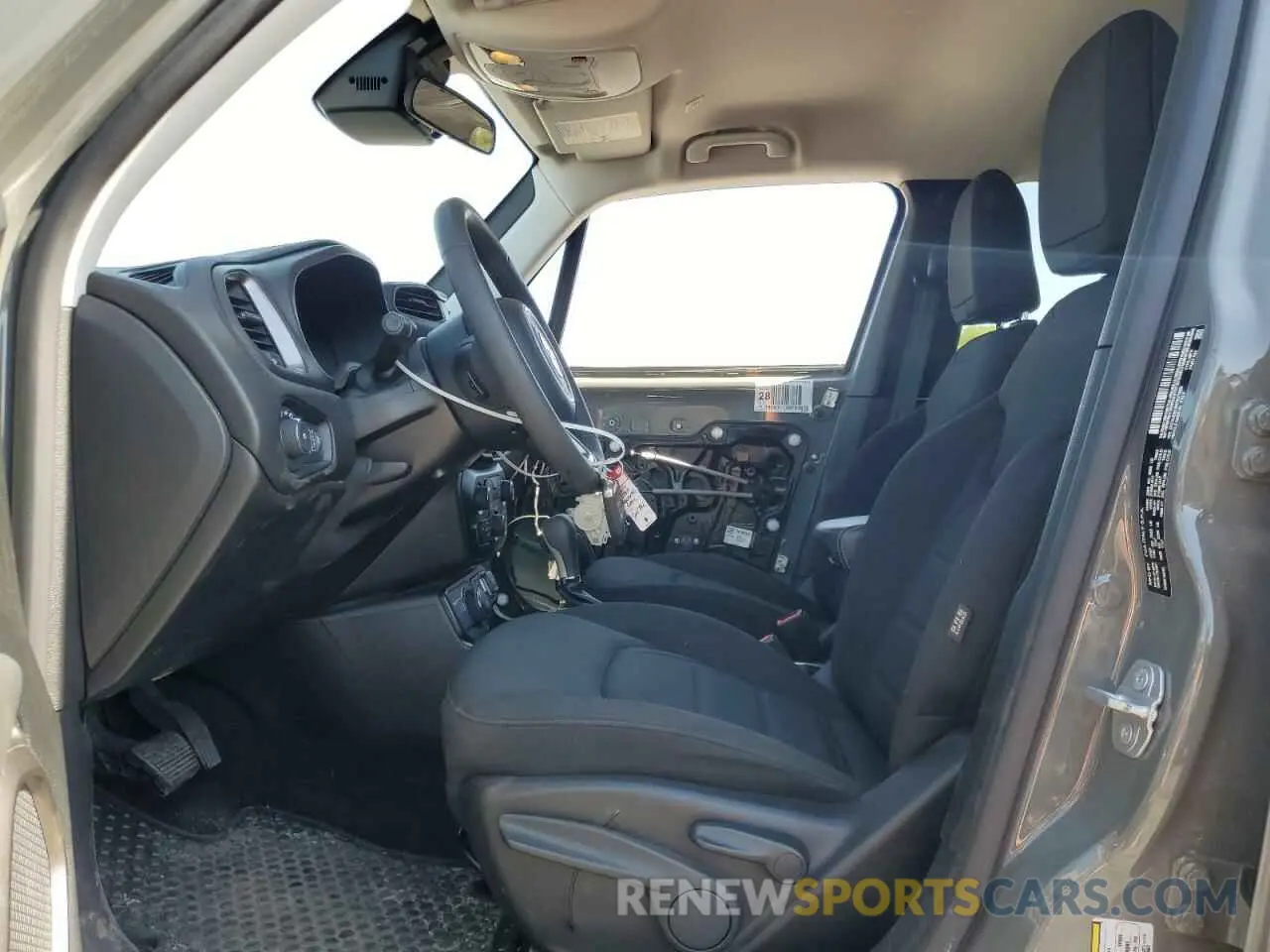 7 Photograph of a damaged car ZACNJDB18NPN77583 JEEP RENEGADE 2022