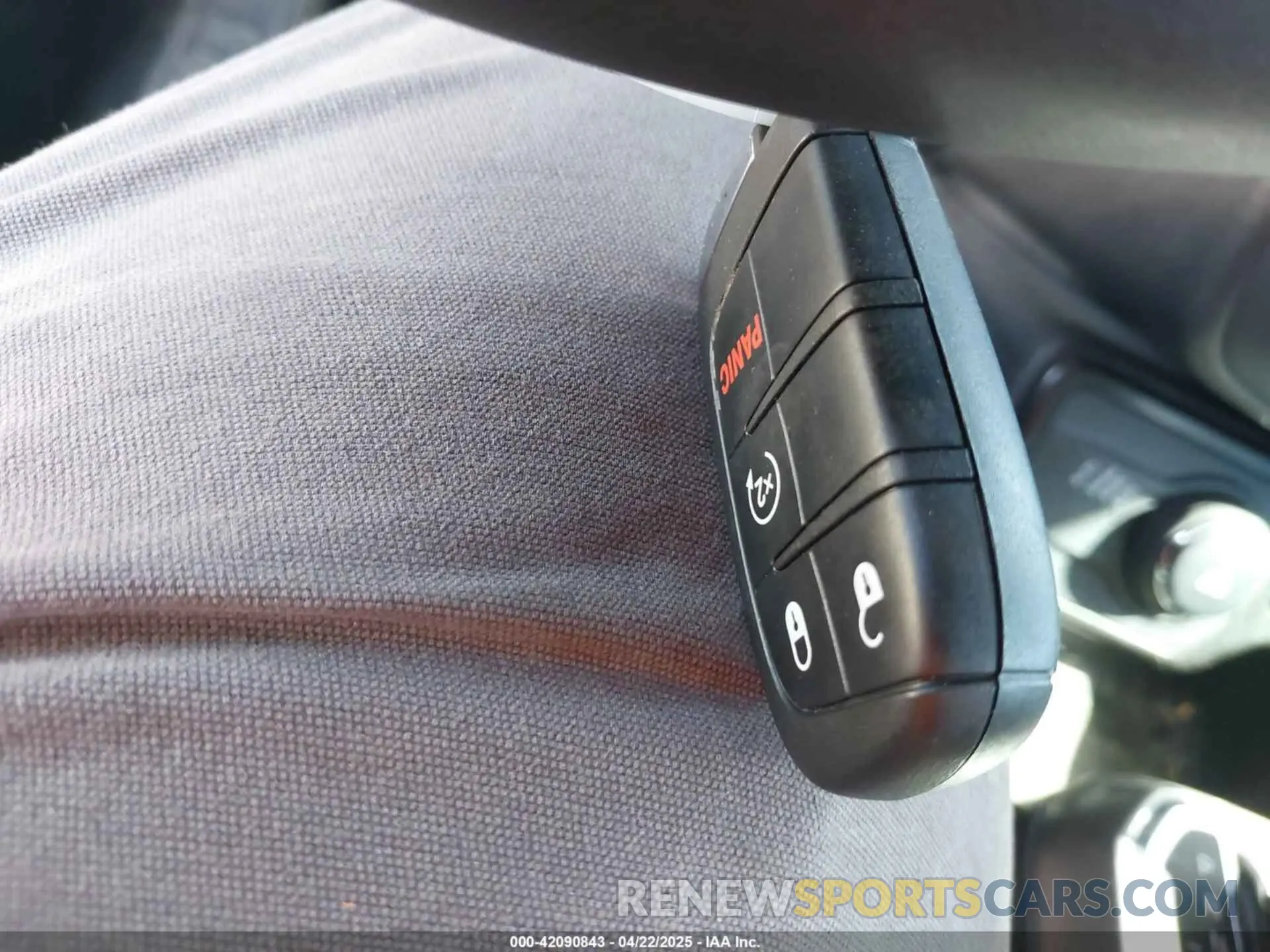 11 Photograph of a damaged car ZACNJDB19NPN80668 JEEP RENEGADE 2022