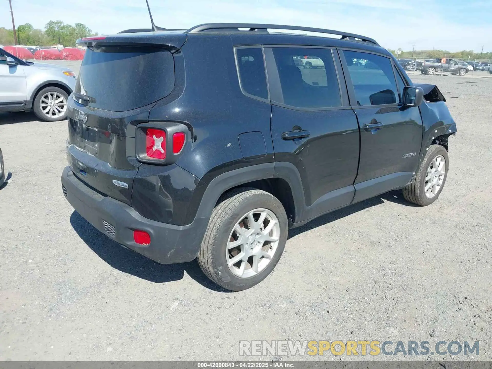 4 Photograph of a damaged car ZACNJDB19NPN80668 JEEP RENEGADE 2022