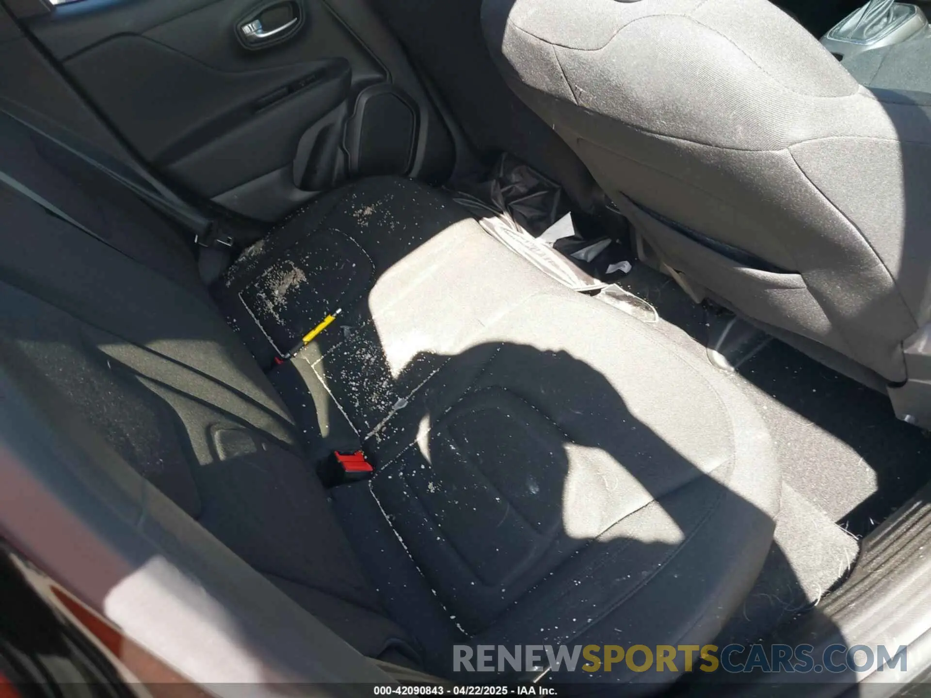 8 Photograph of a damaged car ZACNJDB19NPN80668 JEEP RENEGADE 2022