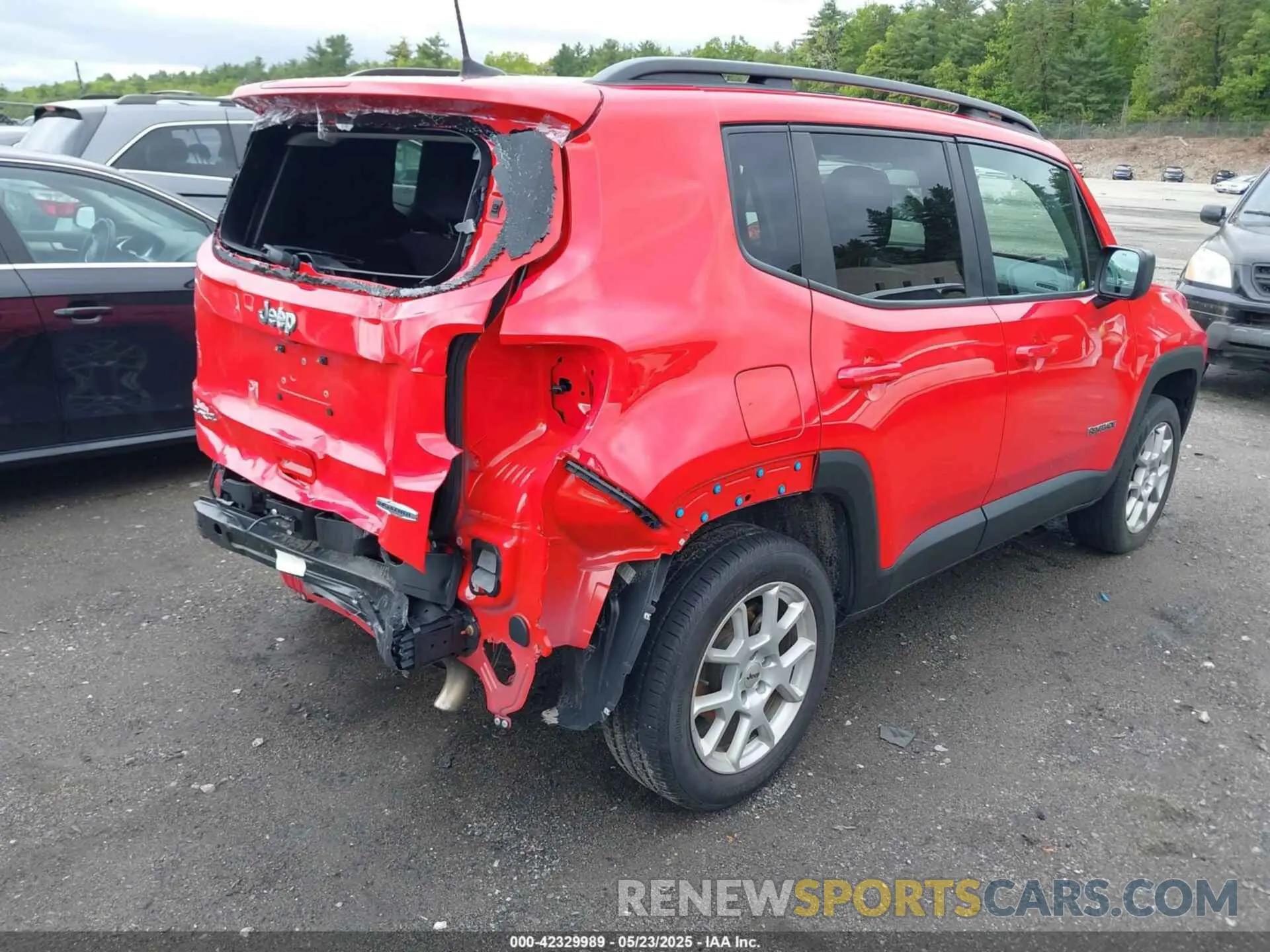 4 Photograph of a damaged car ZACNJDB19NPN81559 JEEP RENEGADE 2022