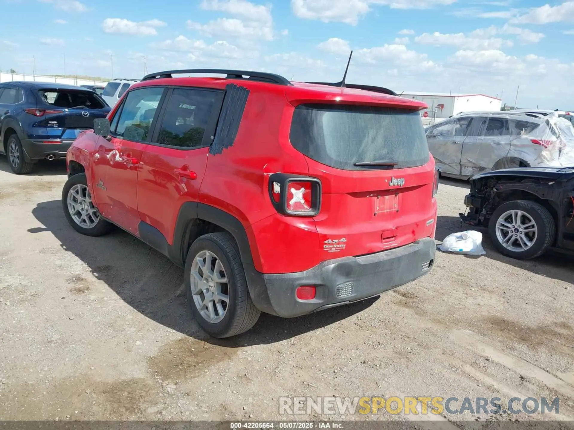 3 Photograph of a damaged car ZACNJDB1XNPN46562 JEEP RENEGADE 2022