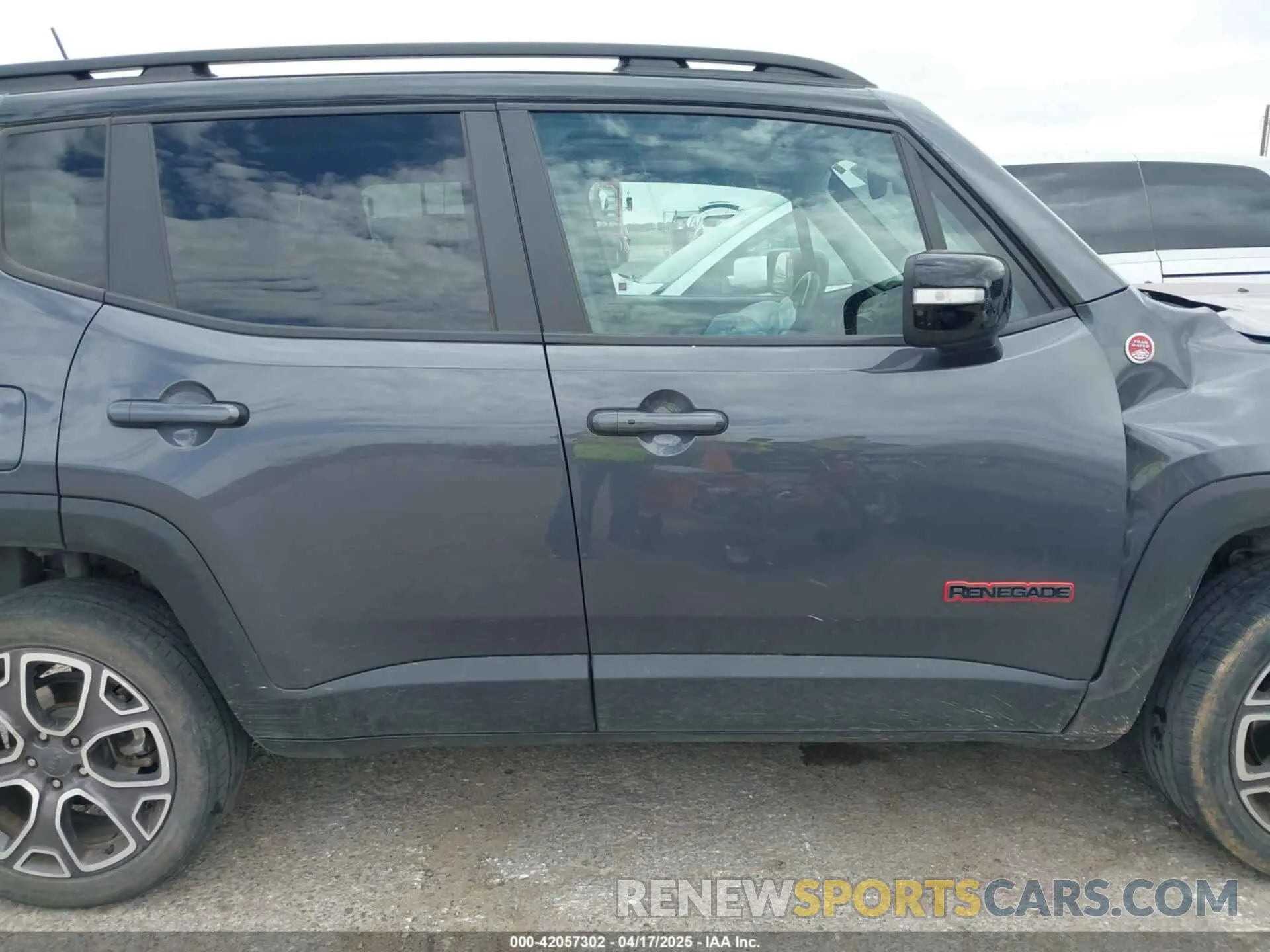 13 Фотография поврежденного автомобиля ZACNJDC10NPN62719 JEEP RENEGADE 2022