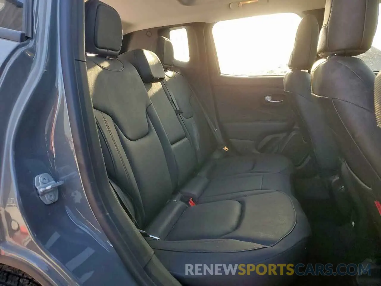 12 Photograph of a damaged car ZACNJDC19NPN63173 JEEP RENEGADE 2022
