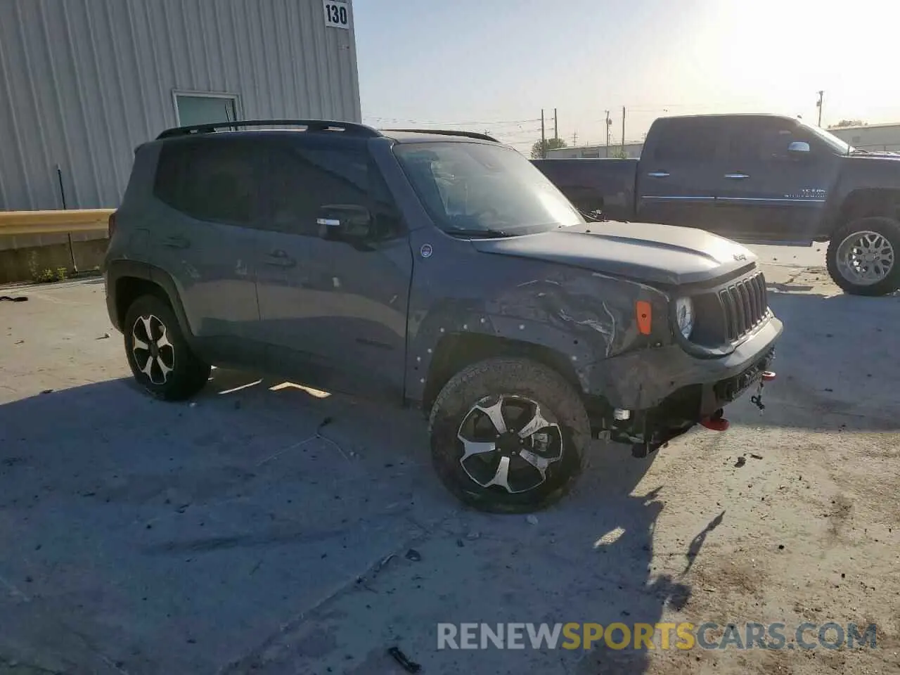 4 Photograph of a damaged car ZACNJDC19NPN63173 JEEP RENEGADE 2022