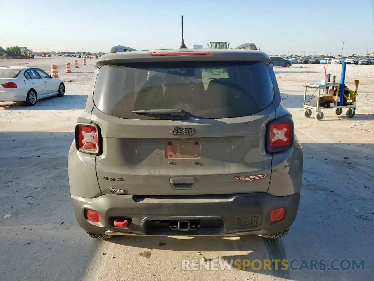 6 Photograph of a damaged car ZACNJDC19NPN63173 JEEP RENEGADE 2022