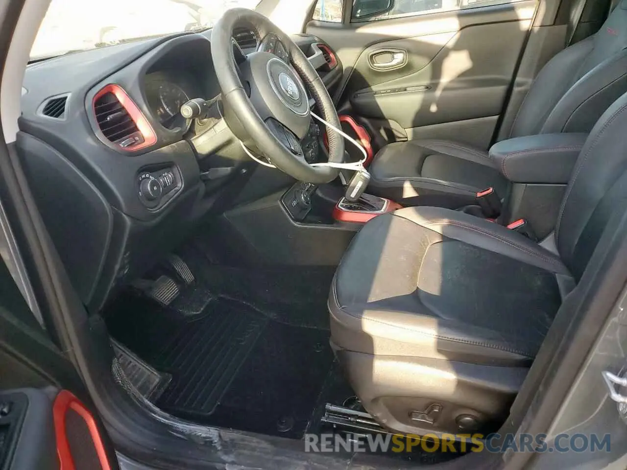 7 Photograph of a damaged car ZACNJDC19NPN63173 JEEP RENEGADE 2022