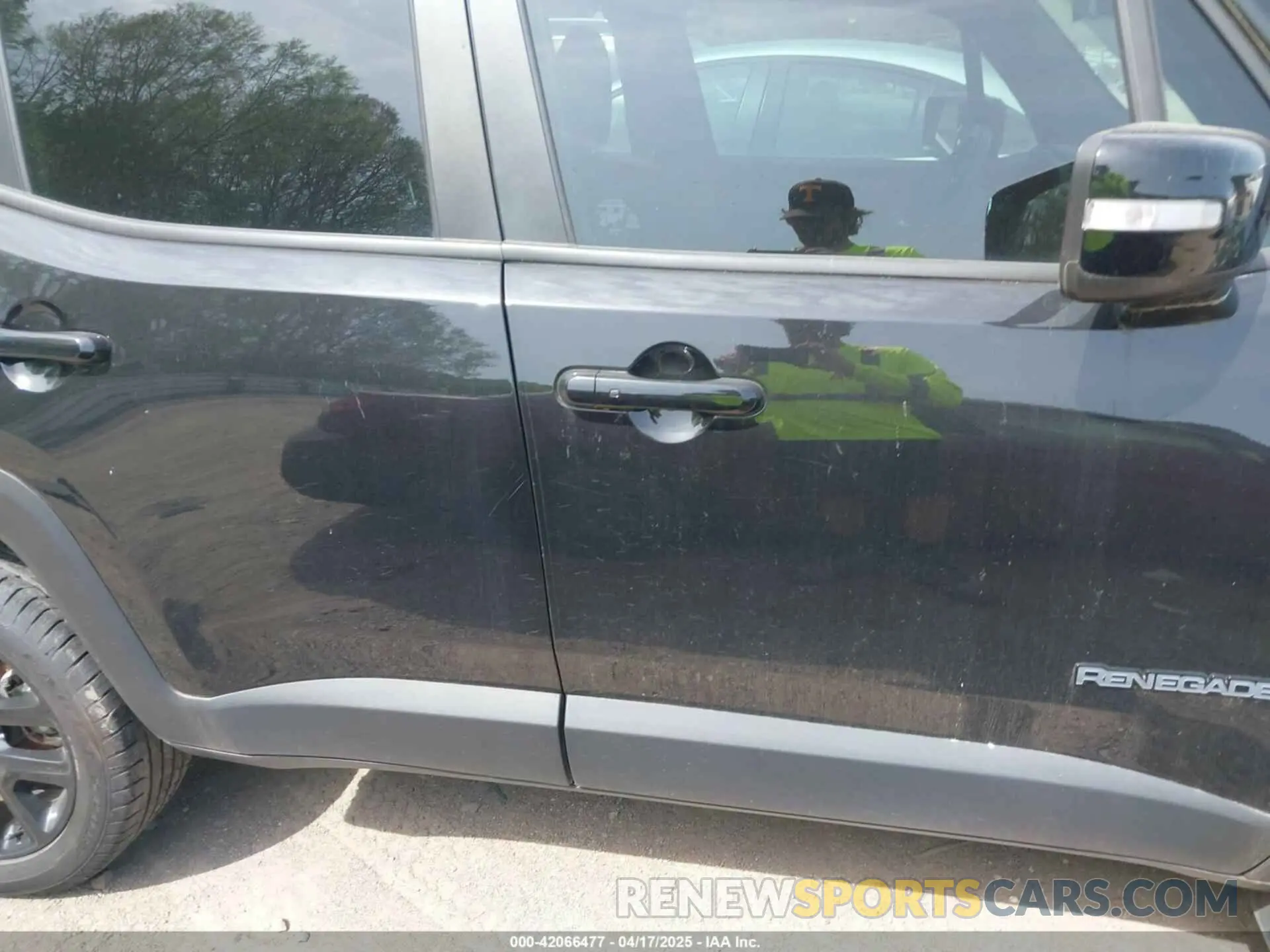 13 Photograph of a damaged car ZACNJDE18NPN80964 JEEP RENEGADE 2022