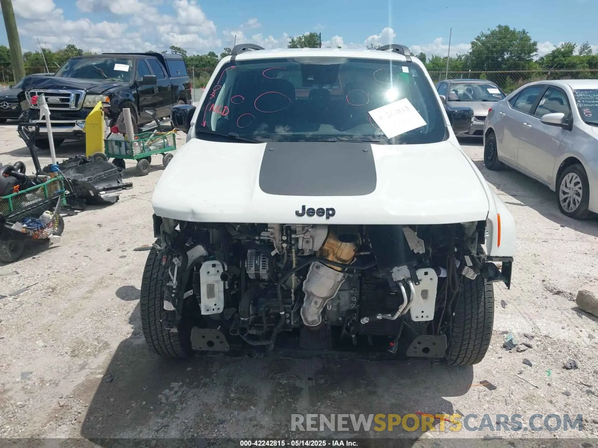 13 Фотография поврежденного автомобиля ZACNJDB12PPP39095 JEEP RENEGADE 2023