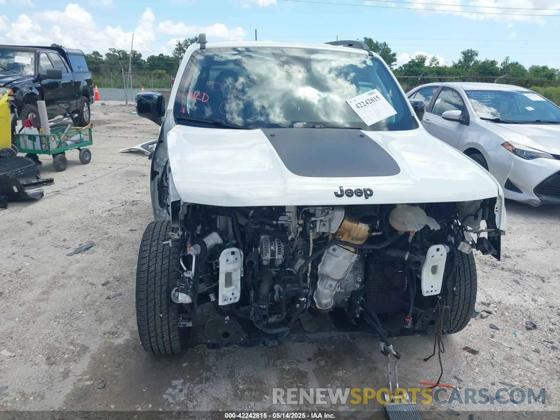 19 Фотография поврежденного автомобиля ZACNJDB12PPP39095 JEEP RENEGADE 2023