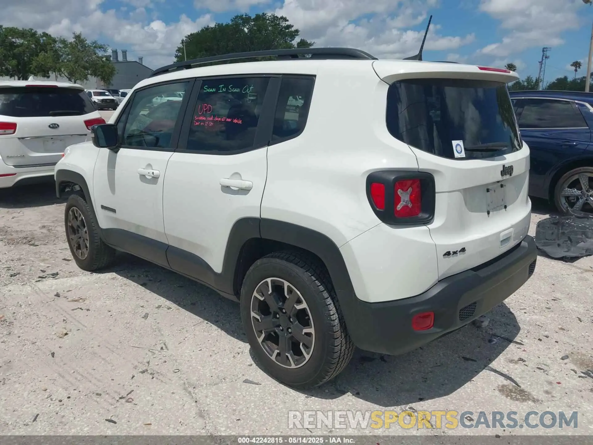3 Фотография поврежденного автомобиля ZACNJDB12PPP39095 JEEP RENEGADE 2023