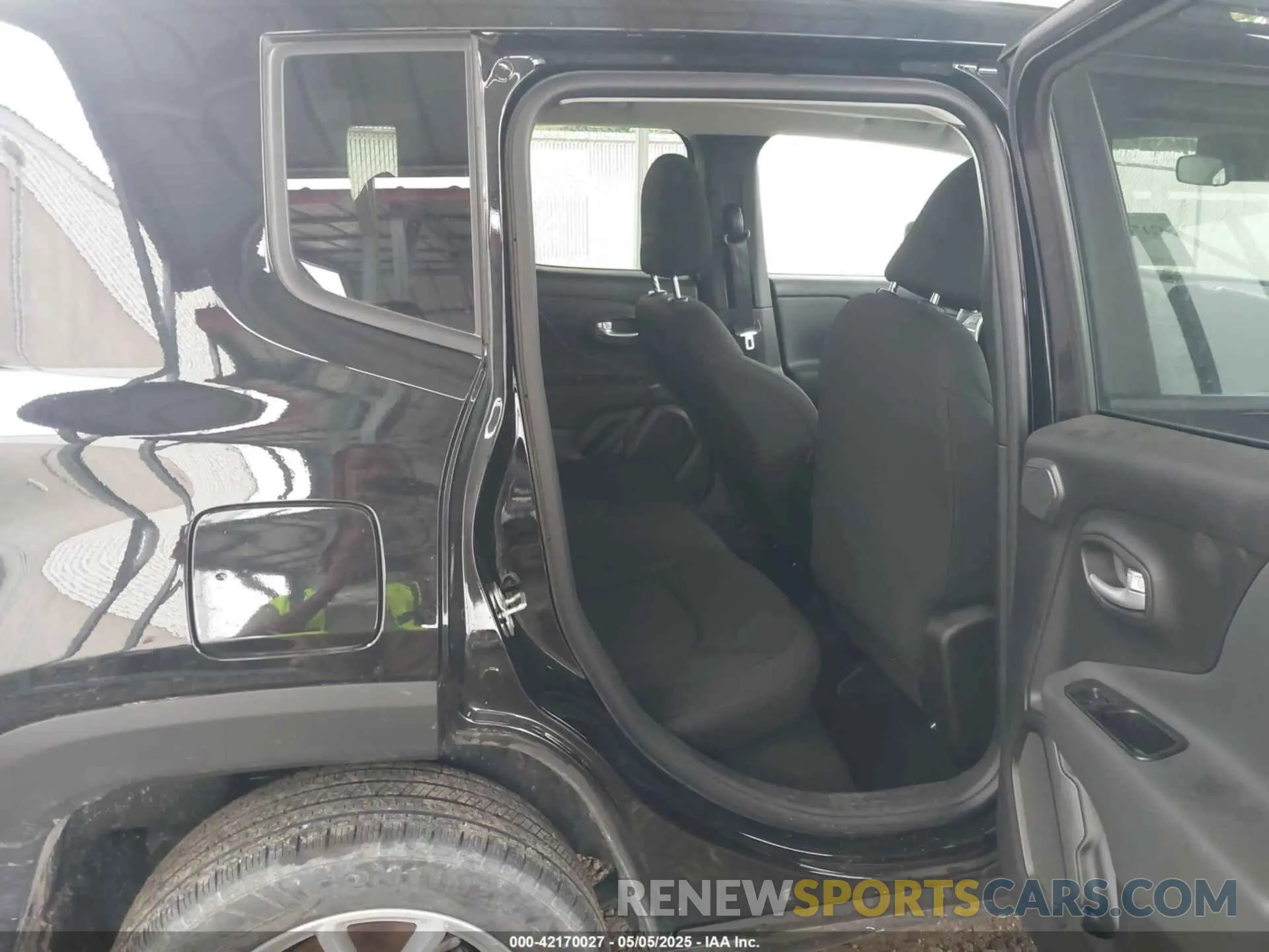 8 Фотография поврежденного автомобиля ZACNJDB12PPP61730 JEEP RENEGADE 2023