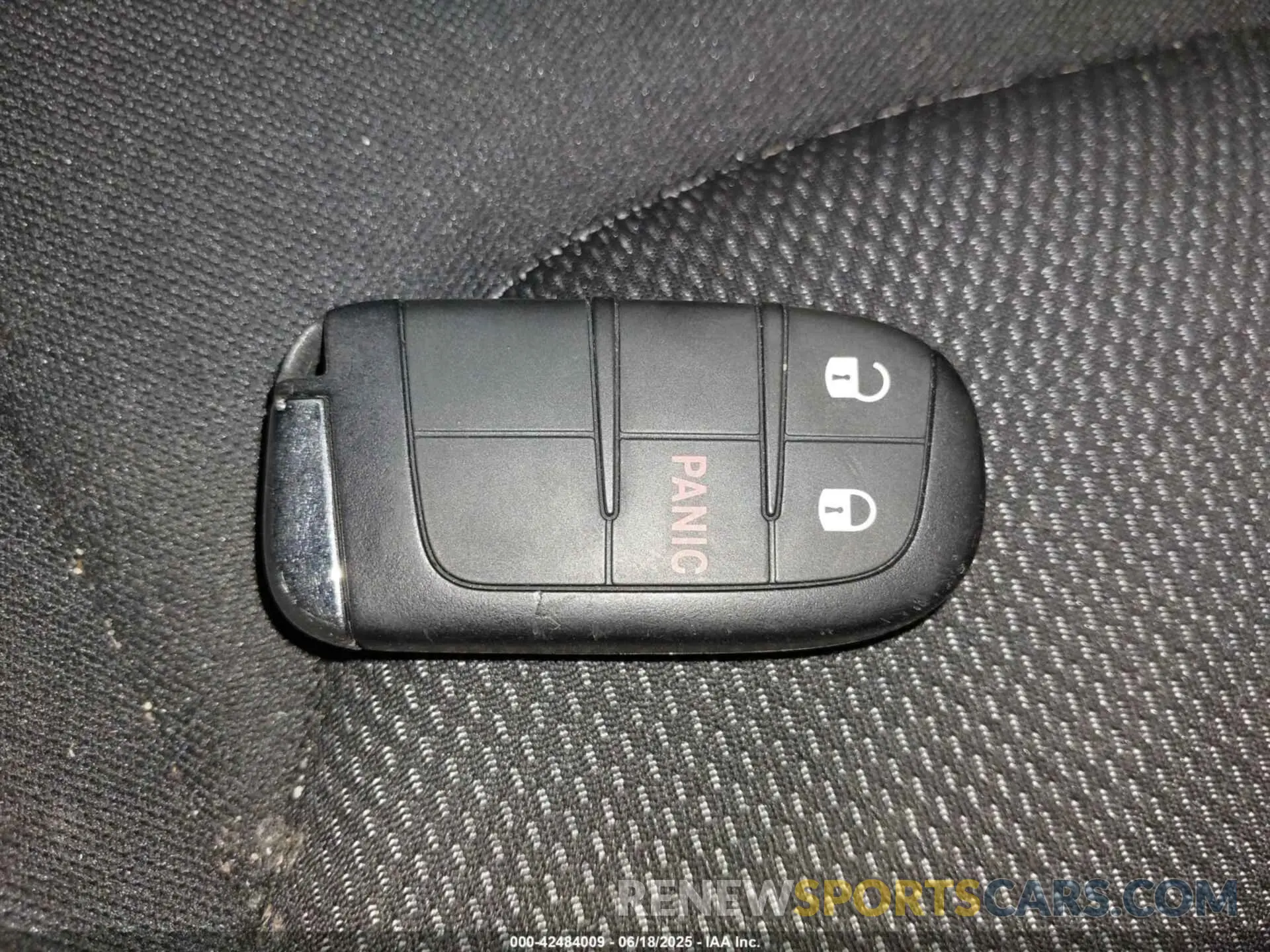 11 Фотография поврежденного автомобиля ZACNJDB15PPP43948 JEEP RENEGADE 2023