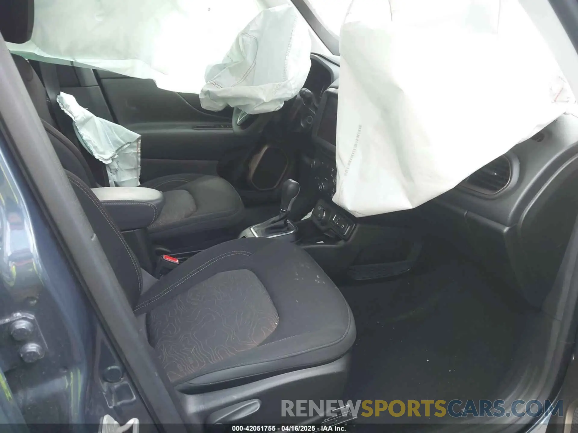 5 Photograph of a damaged car ZACNJDB17PPP61612 JEEP RENEGADE 2023