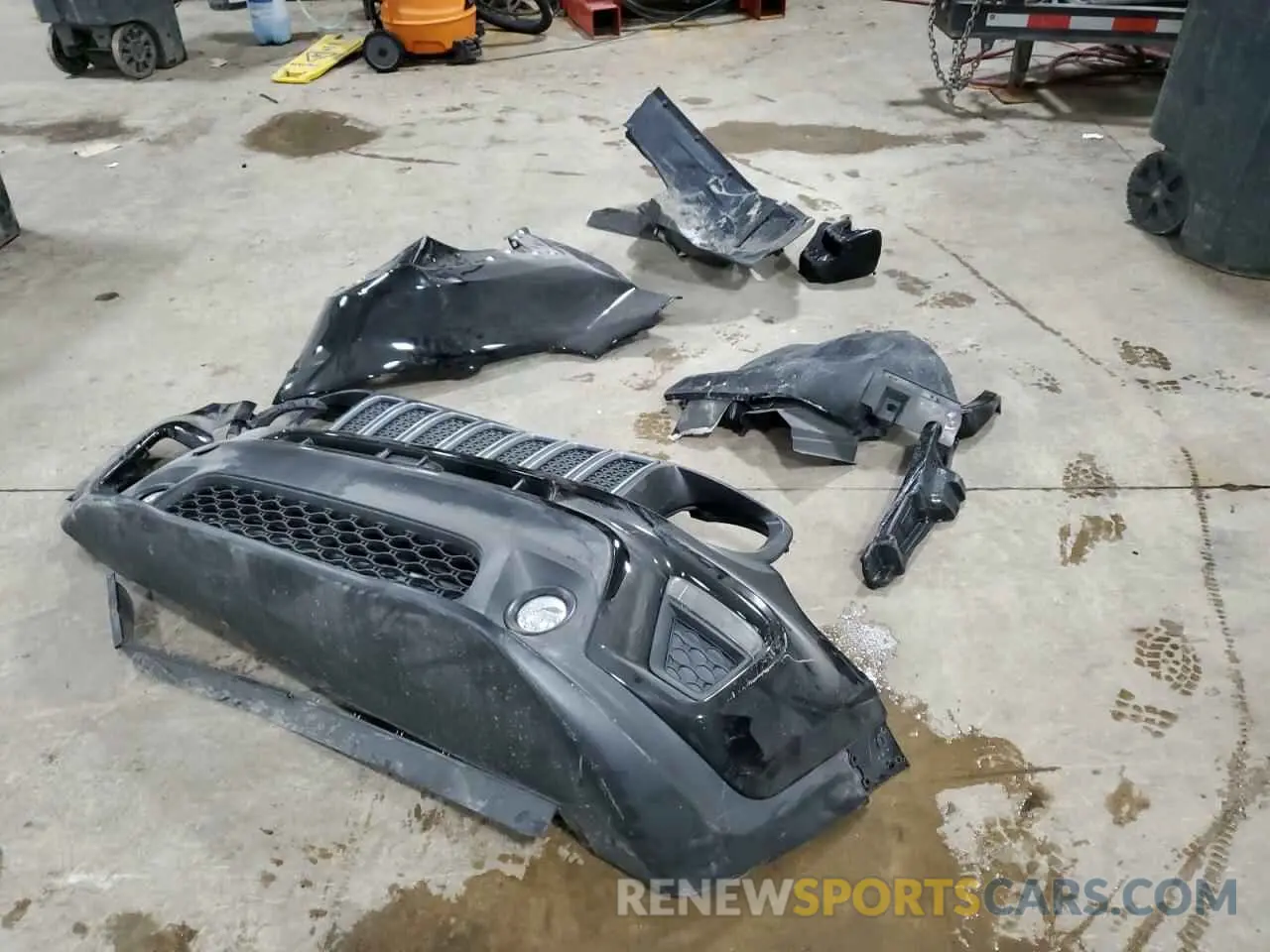 13 Photograph of a damaged car ZACNJDB1XPPP40897 JEEP RENEGADE 2023