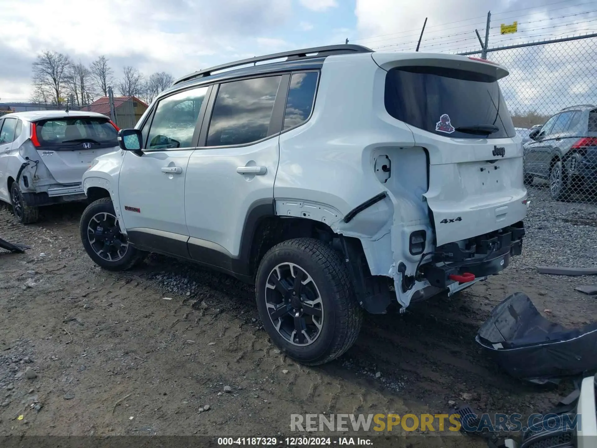 3 Photograph of a damaged car ZACNJDC13PPP73576 JEEP RENEGADE 2023