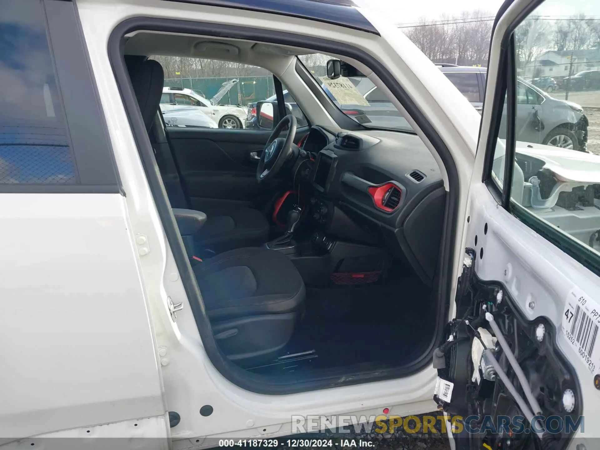 5 Photograph of a damaged car ZACNJDC13PPP73576 JEEP RENEGADE 2023