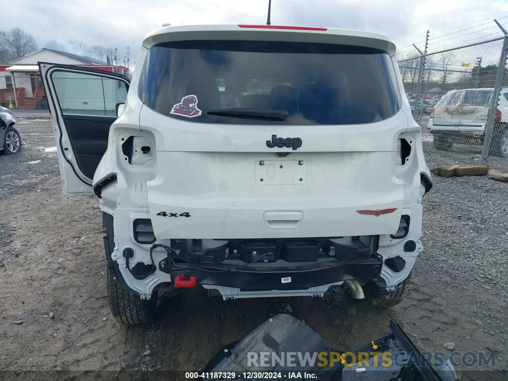 6 Photograph of a damaged car ZACNJDC13PPP73576 JEEP RENEGADE 2023