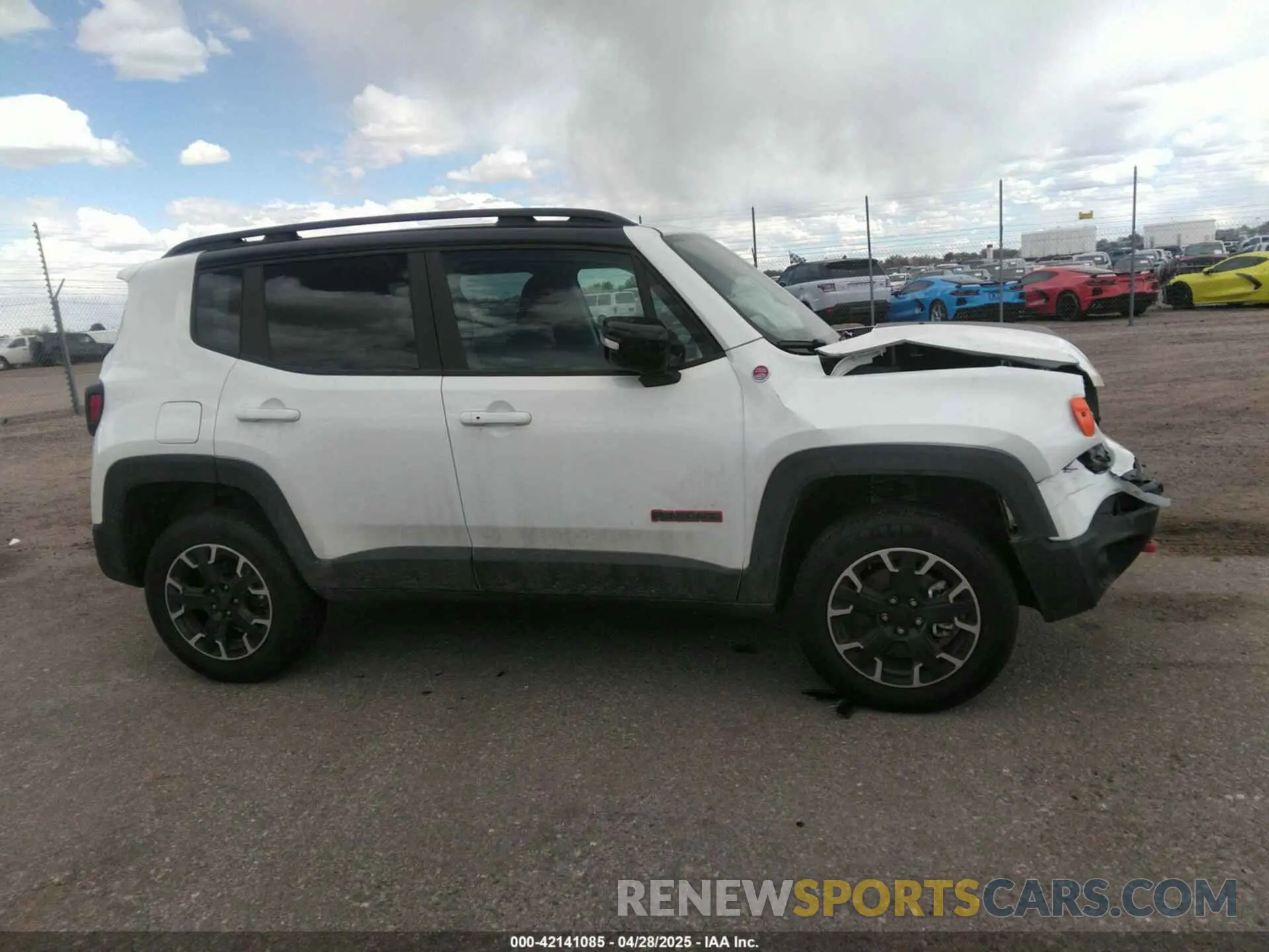 13 Фотография поврежденного автомобиля ZACNJDC15PPP67715 JEEP RENEGADE 2023