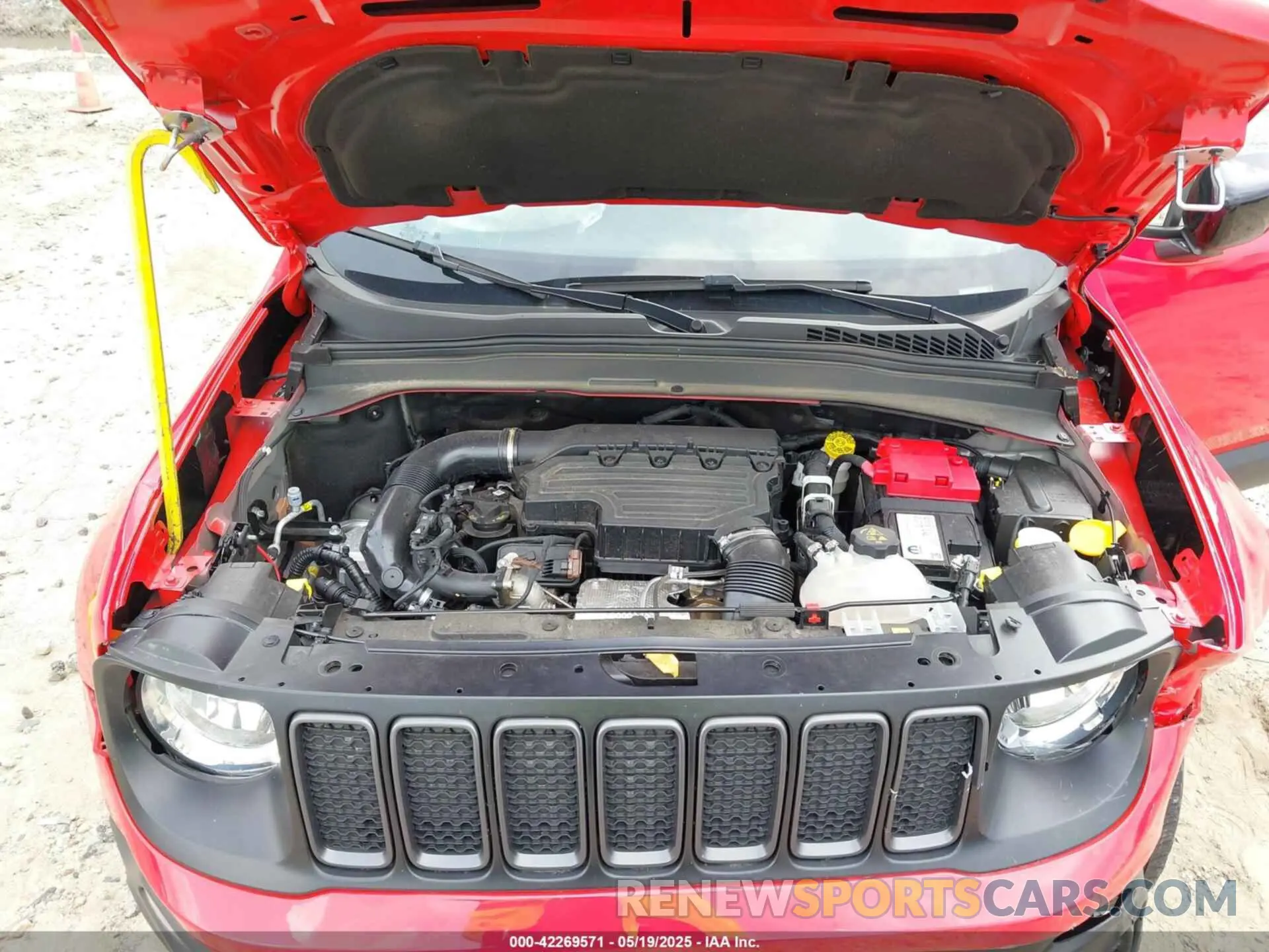 10 Photograph of a damaged car ZACNJDC18PPP61388 JEEP RENEGADE 2023