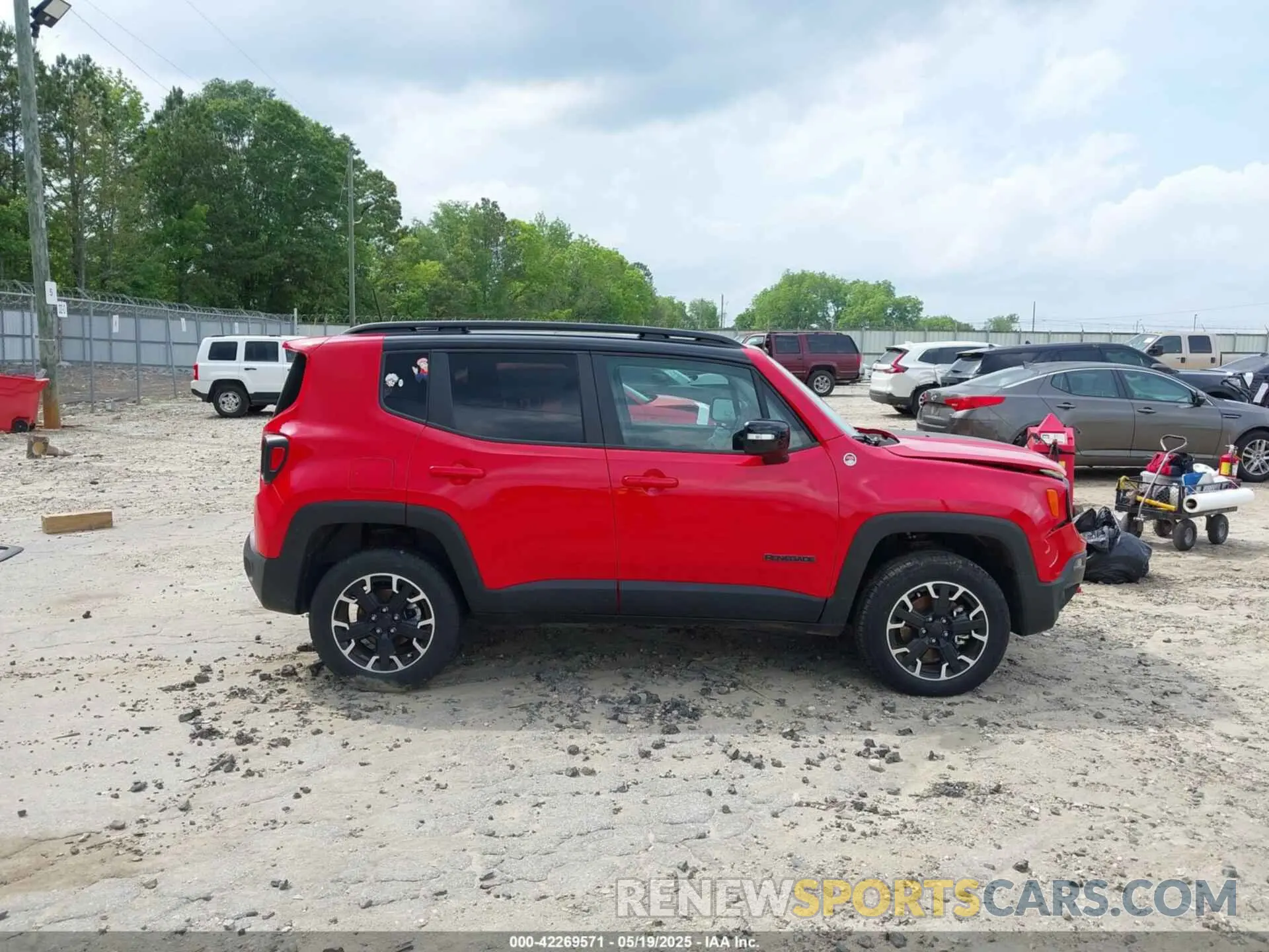 13 Photograph of a damaged car ZACNJDC18PPP61388 JEEP RENEGADE 2023