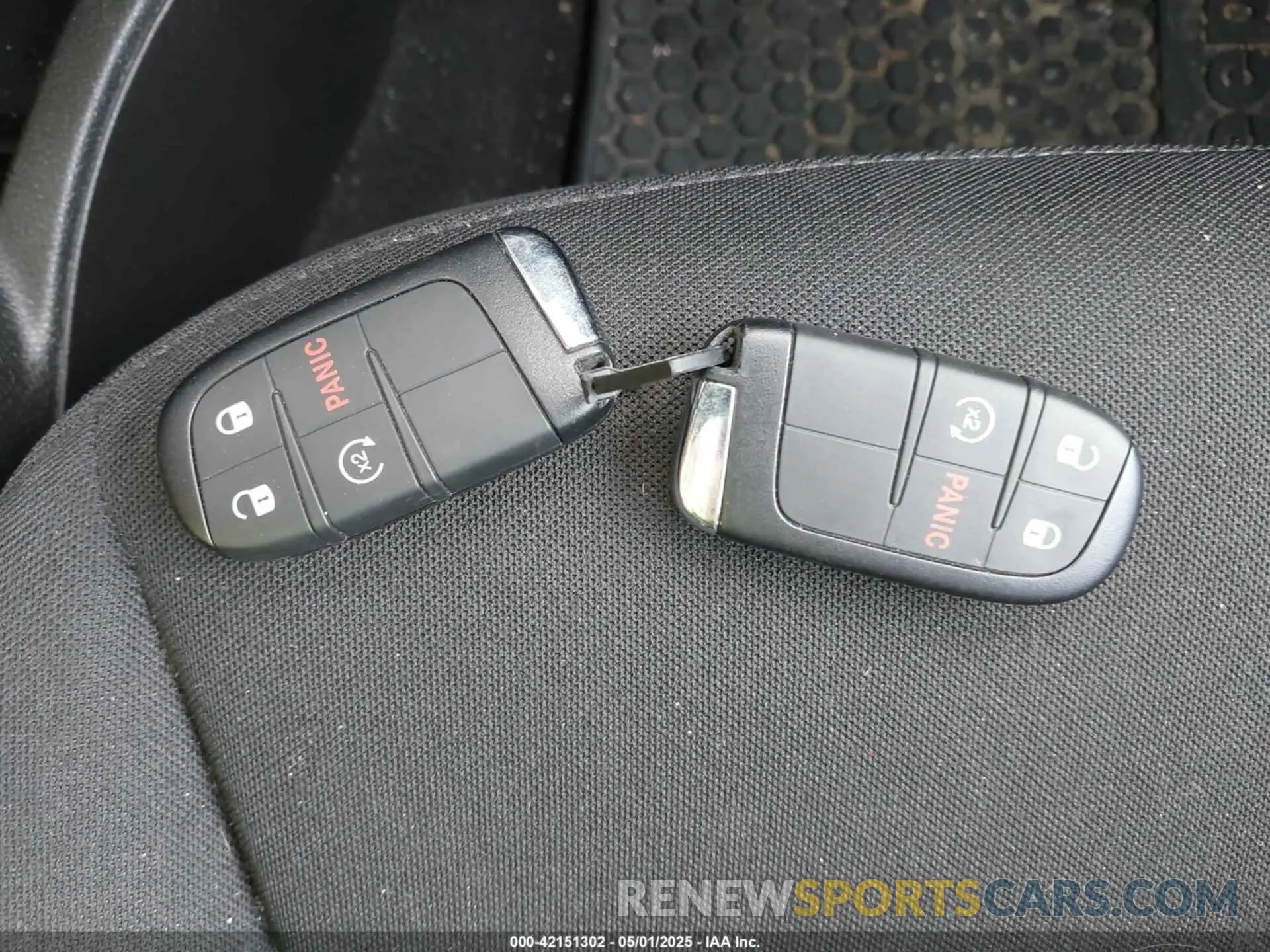 11 Photograph of a damaged car ZACNJDE14PPP10533 JEEP RENEGADE 2023