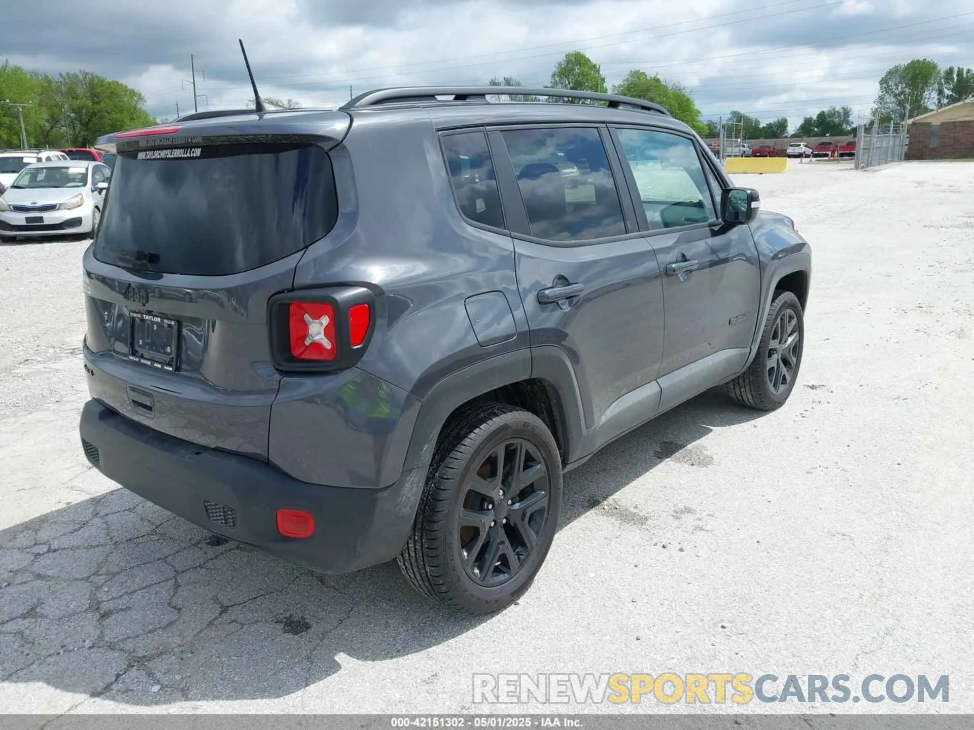 4 Photograph of a damaged car ZACNJDE14PPP10533 JEEP RENEGADE 2023