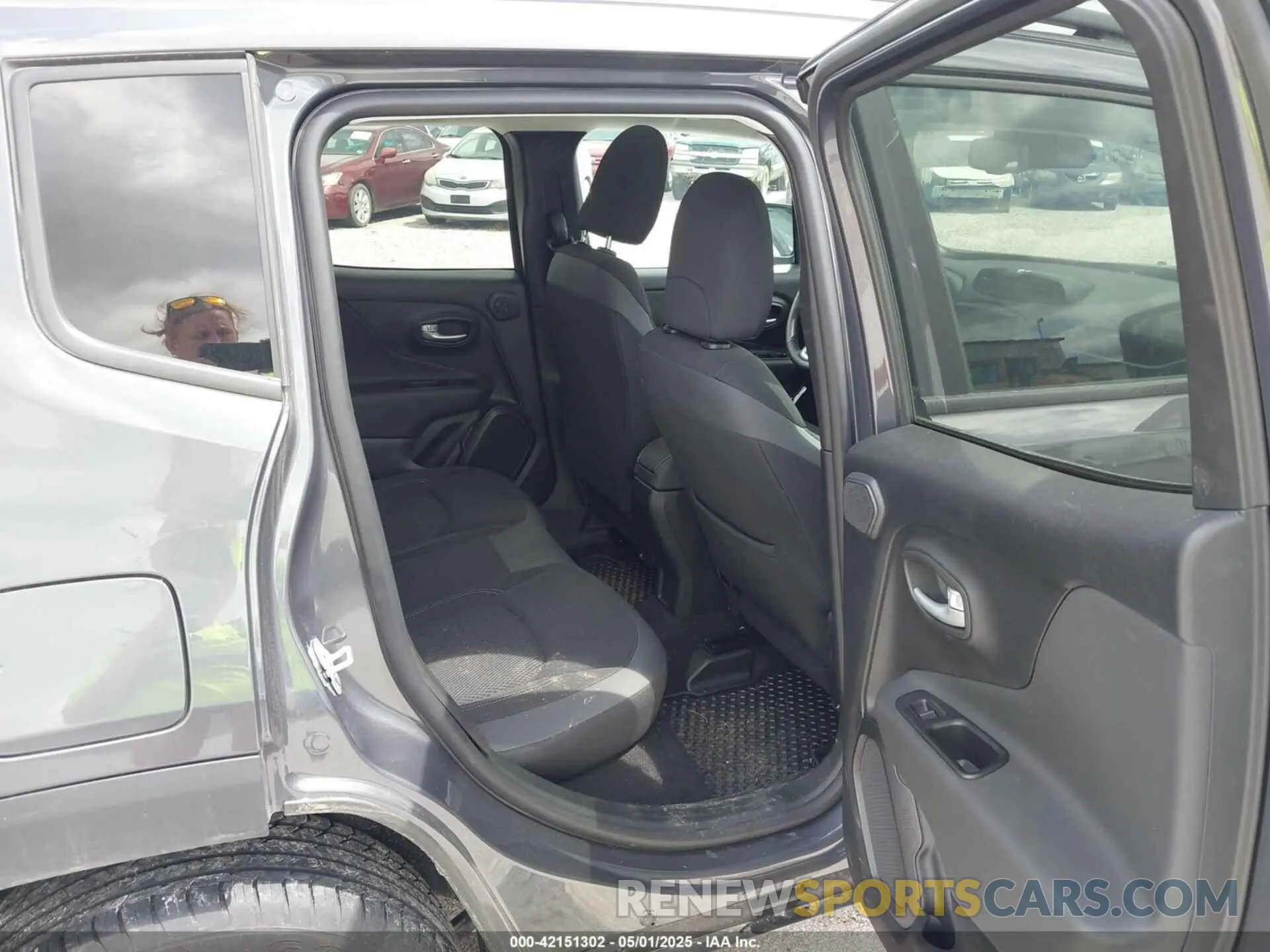 8 Photograph of a damaged car ZACNJDE14PPP10533 JEEP RENEGADE 2023