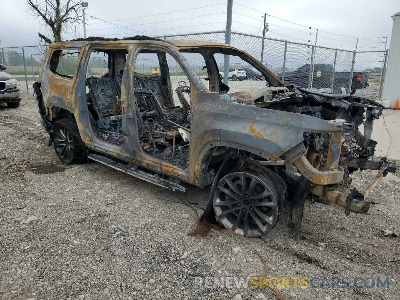 4 Photograph of a damaged car 1C4SJVBT0NS165195 JEEP WAGONEER 2022