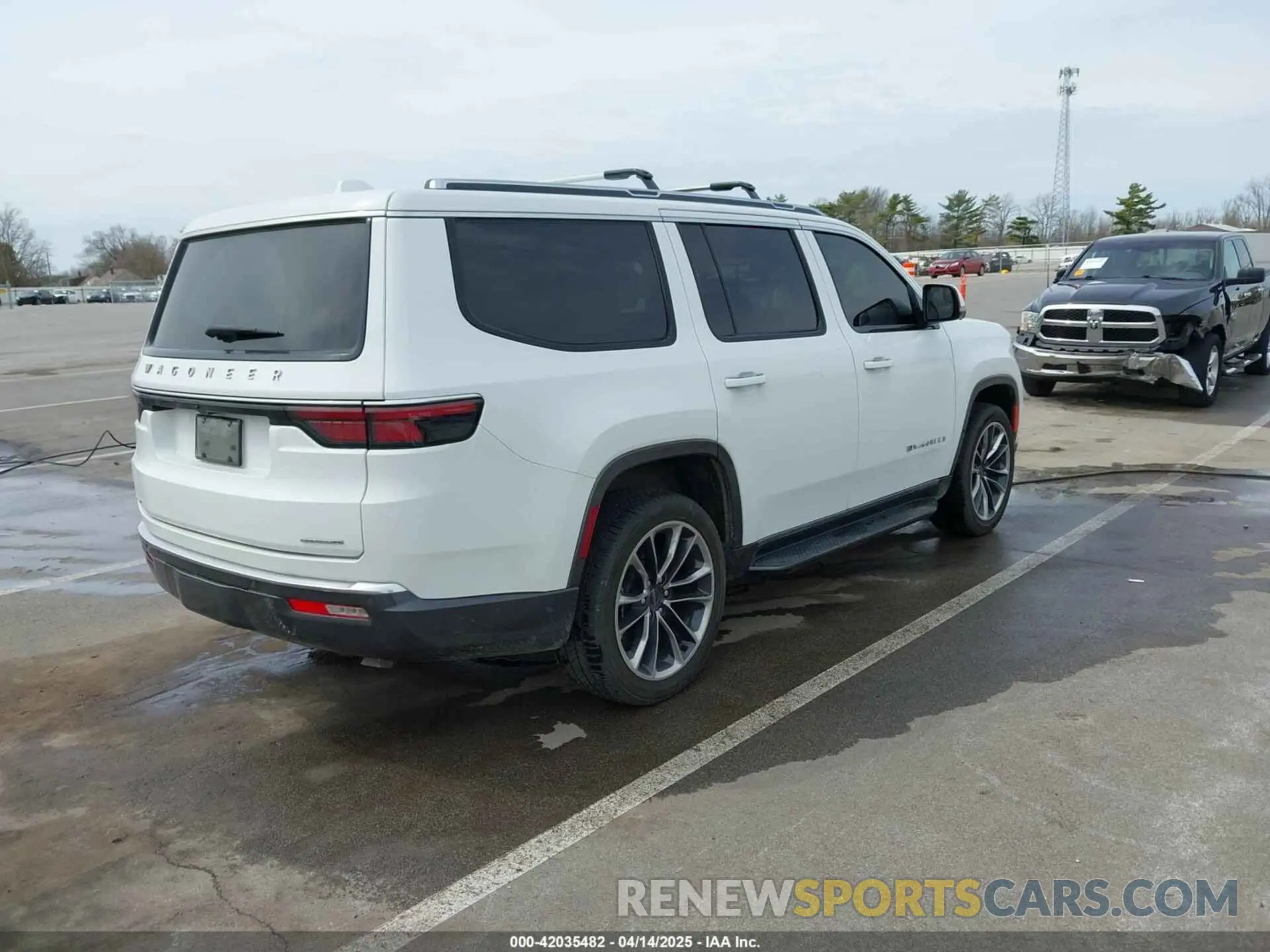 4 Photograph of a damaged car 1C4SJVBT2NS107038 JEEP WAGONEER 2022