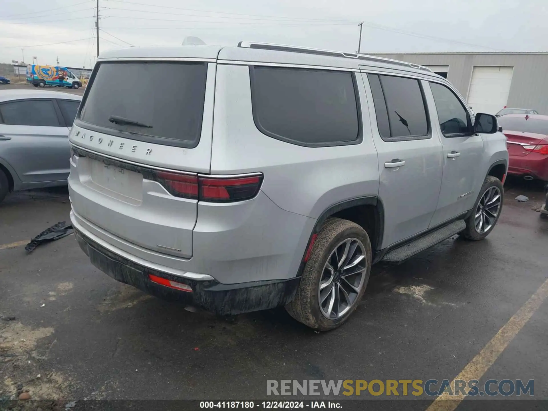 4 Photograph of a damaged car 1C4SJVBT4NS228475 JEEP WAGONEER 2022