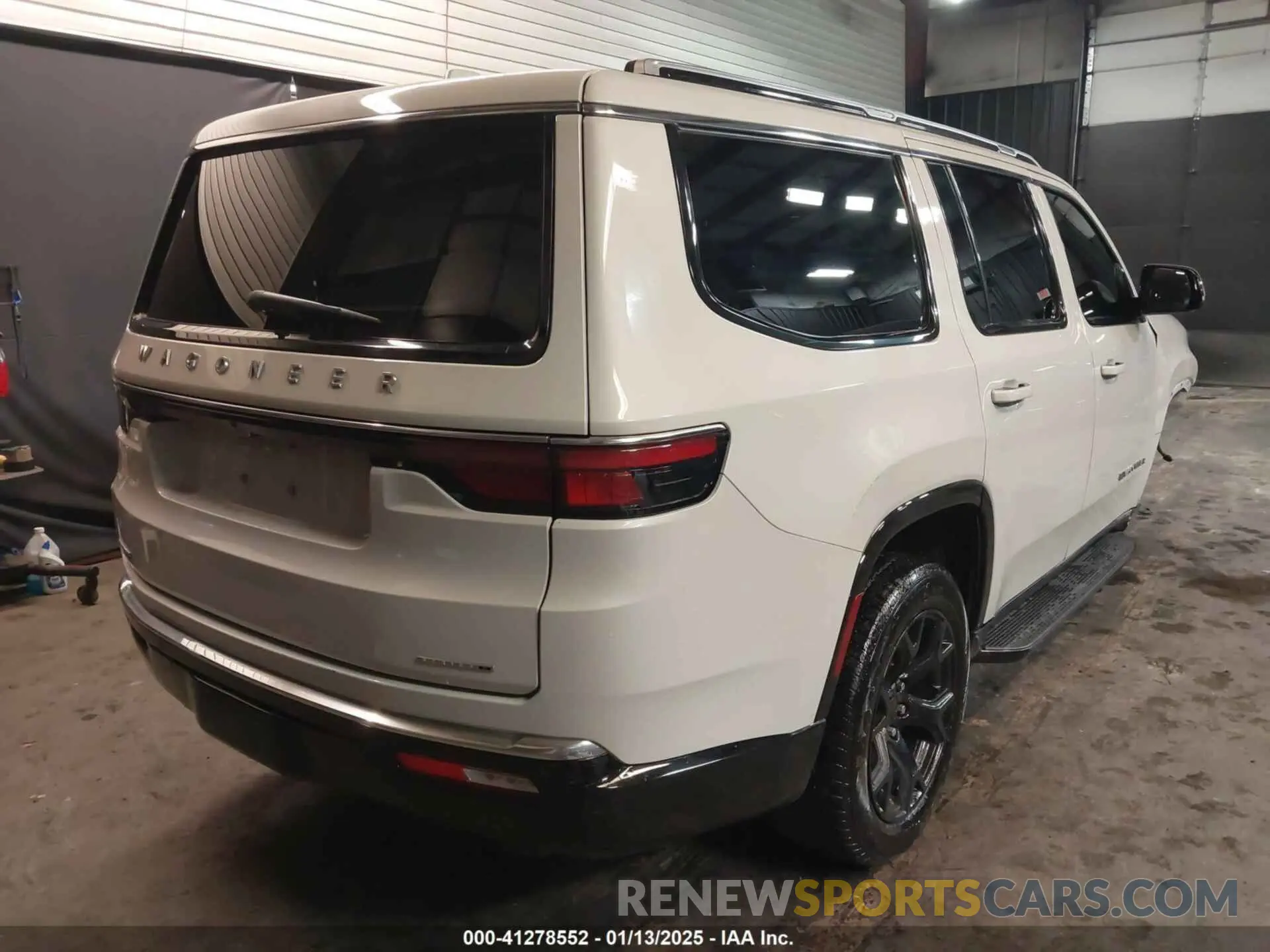 4 Фотография поврежденного автомобиля 1C4SJVBT9NS158150 JEEP WAGONEER 2022